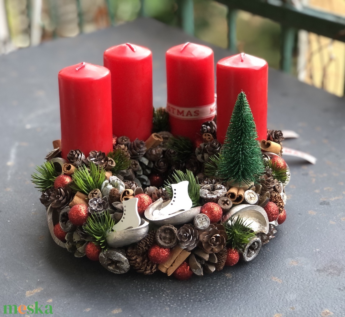 Adventi koszorú fenyővel - otthon & életmód - dekoráció - asztal és polc dekoráció - asztaldísz - Meska.hu