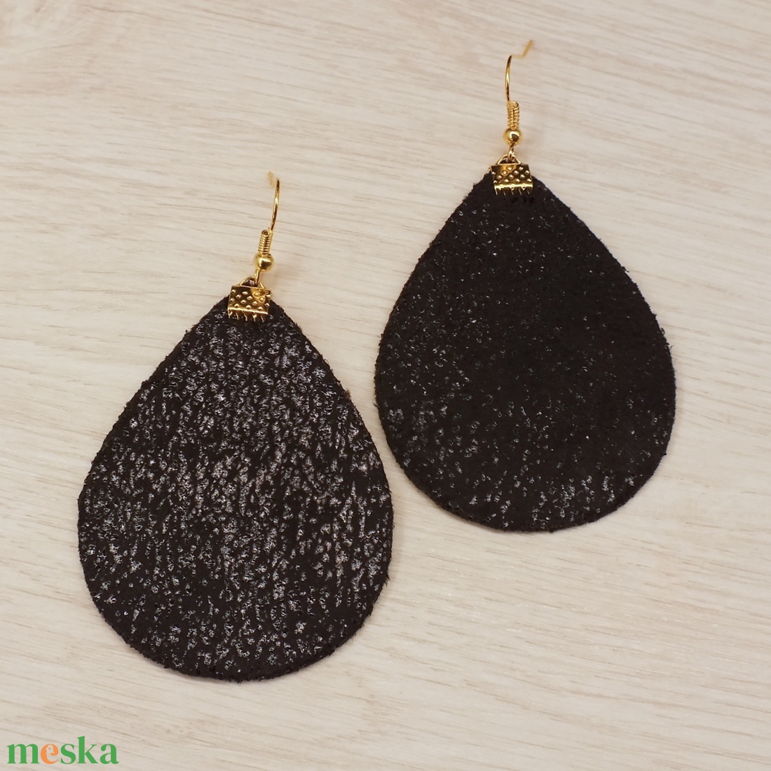 Fekete textilbőr fülbevaló - ékszer - fülbevaló - lógó csepp fülbevaló - Meska.hu
