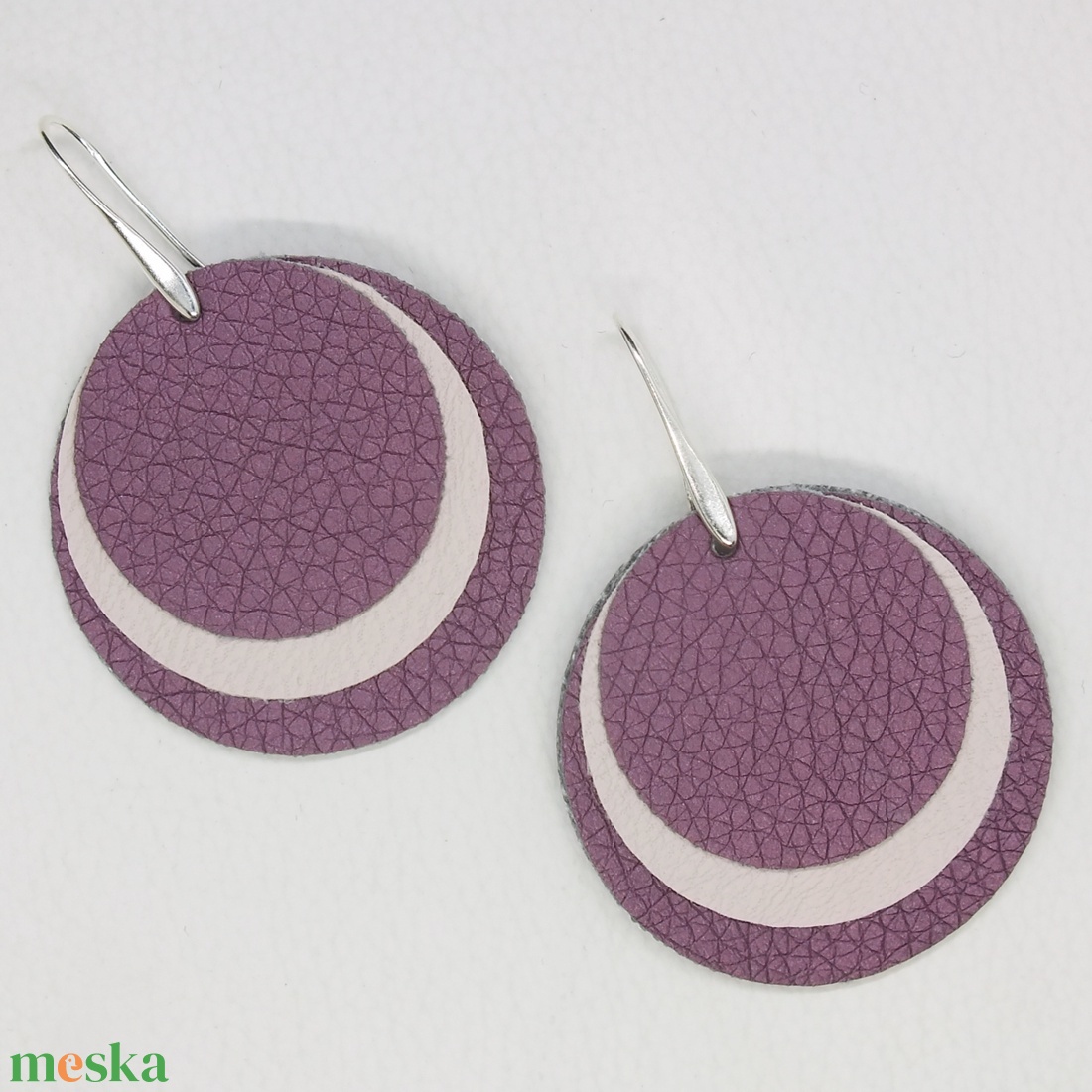 Fülbevló, 4 cm, padlizsán lila és antik rózsaszín - ékszer - fülbevaló - lógó fülbevaló - Meska.hu