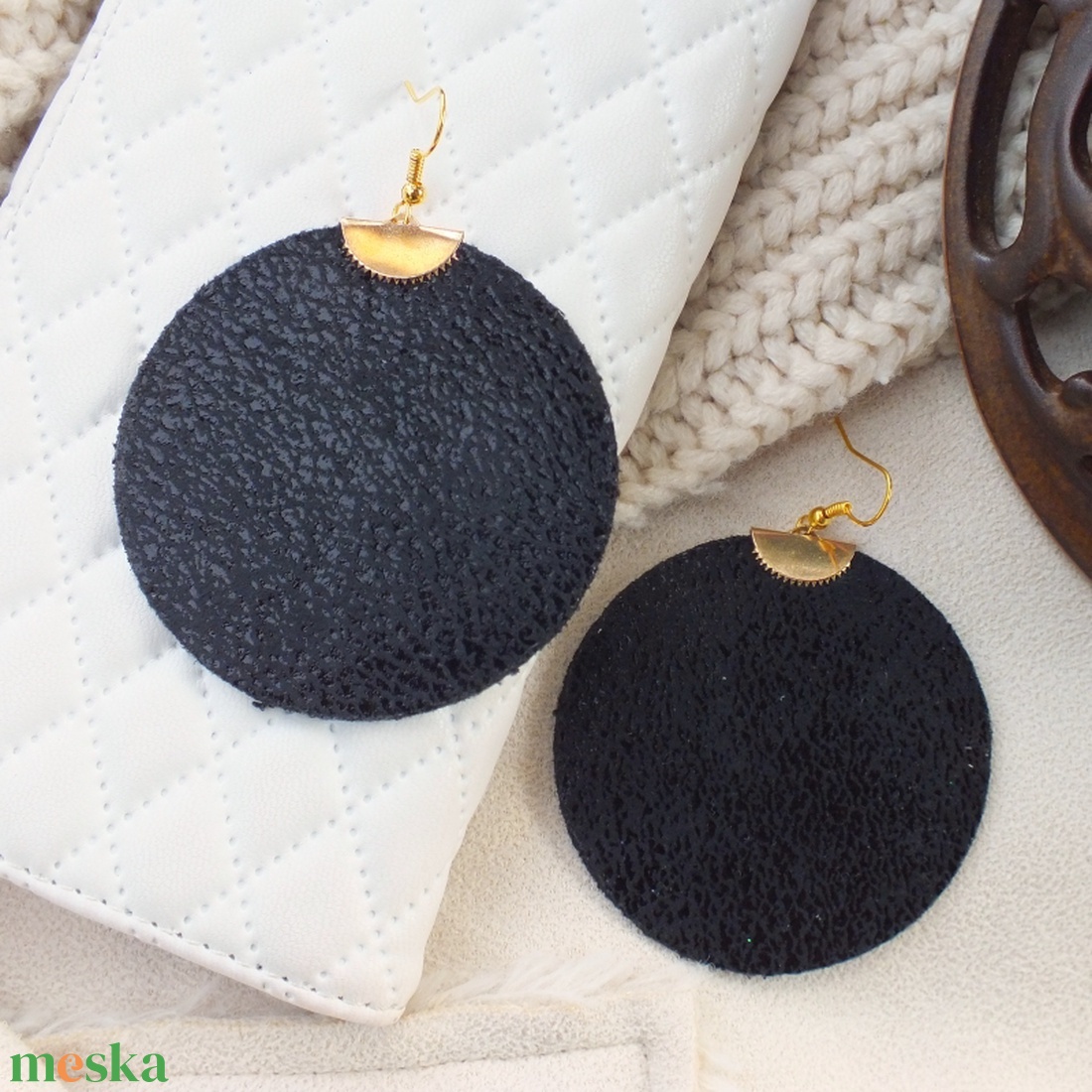 Fekete fülbevaló, 6 cm - ékszer - fülbevaló - lógós kerek fülbevaló - Meska.hu