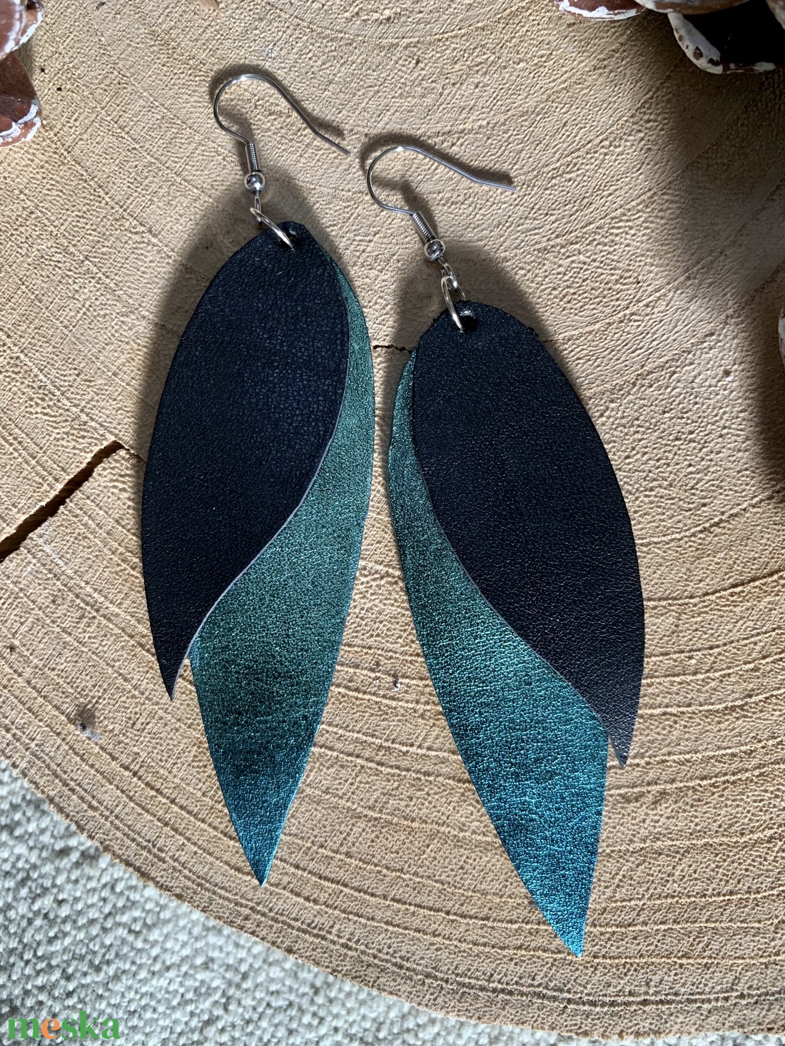 Bőr fülbevaló, 10 cm - ékszer - fülbevaló - lógó csepp fülbevaló - Meska.hu