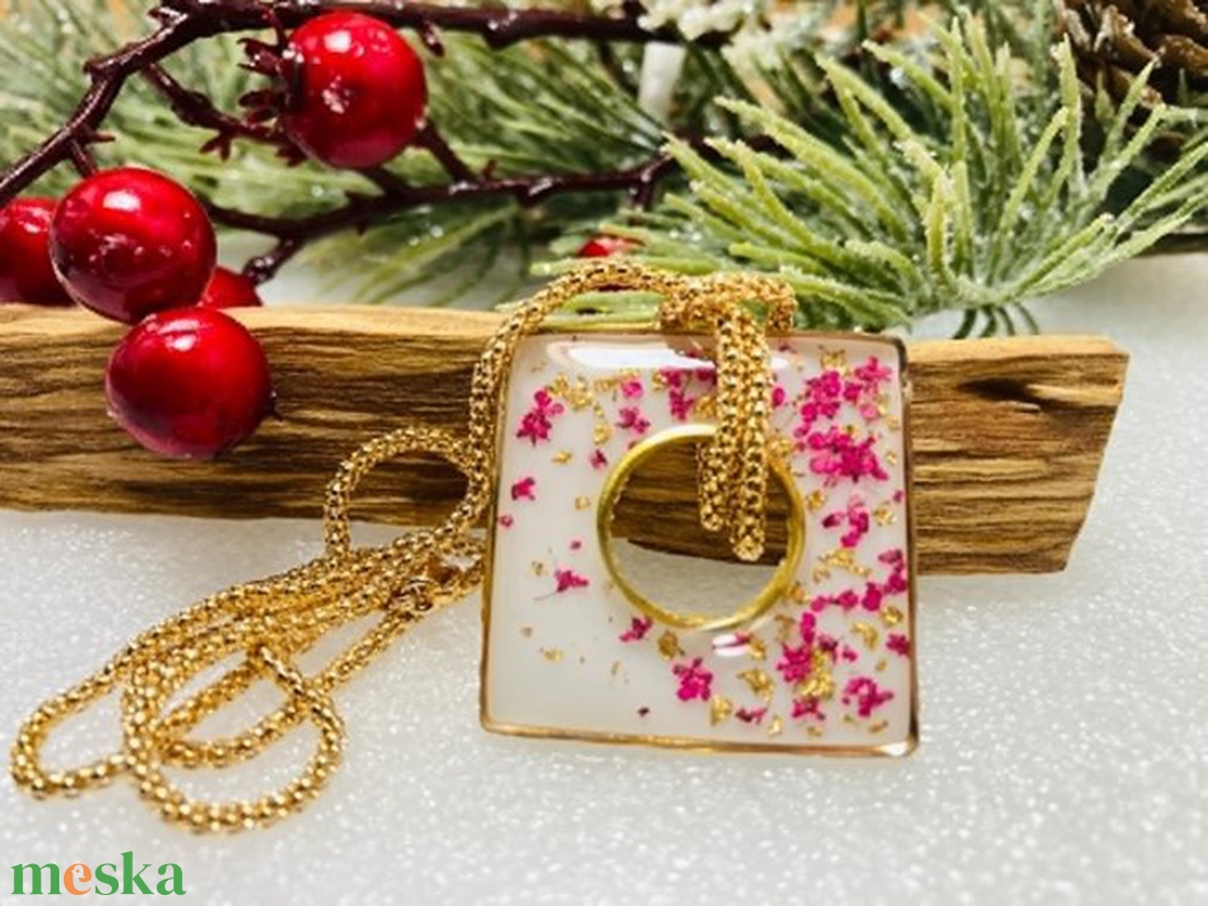 Virágtánc műgyanta medál nyaklánccal ???? - ékszer - nyaklánc - medálos nyaklánc - Meska.hu