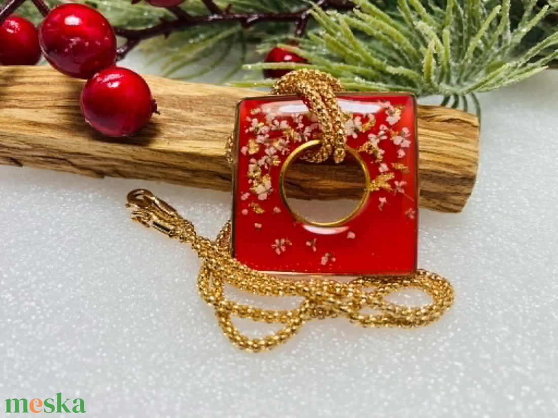 Red Harmony Medál  Elegancia és Természet Összhangja - ékszer - nyaklánc - medál - Meska.hu