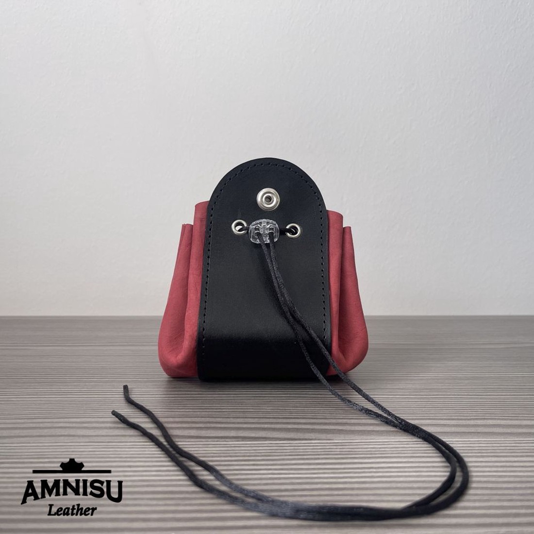 Fekete - gyűrt piros bőr 2in1 szütyő és kockatálca M8031-5011 - játék & sport - szerepjáték - Meska.hu