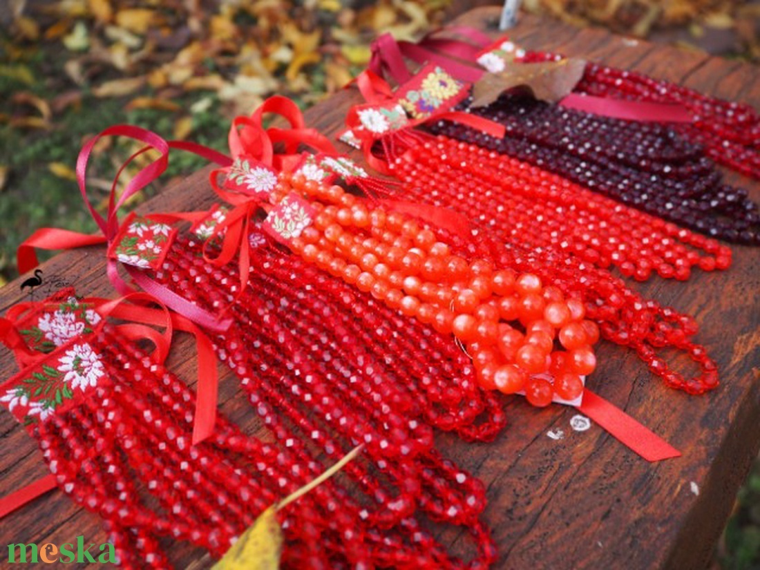 5 soros piros üveg gyöngy kaláris KÉSZEN - ékszer - nyaklánc - gyöngyös nyaklánc - Meska.hu