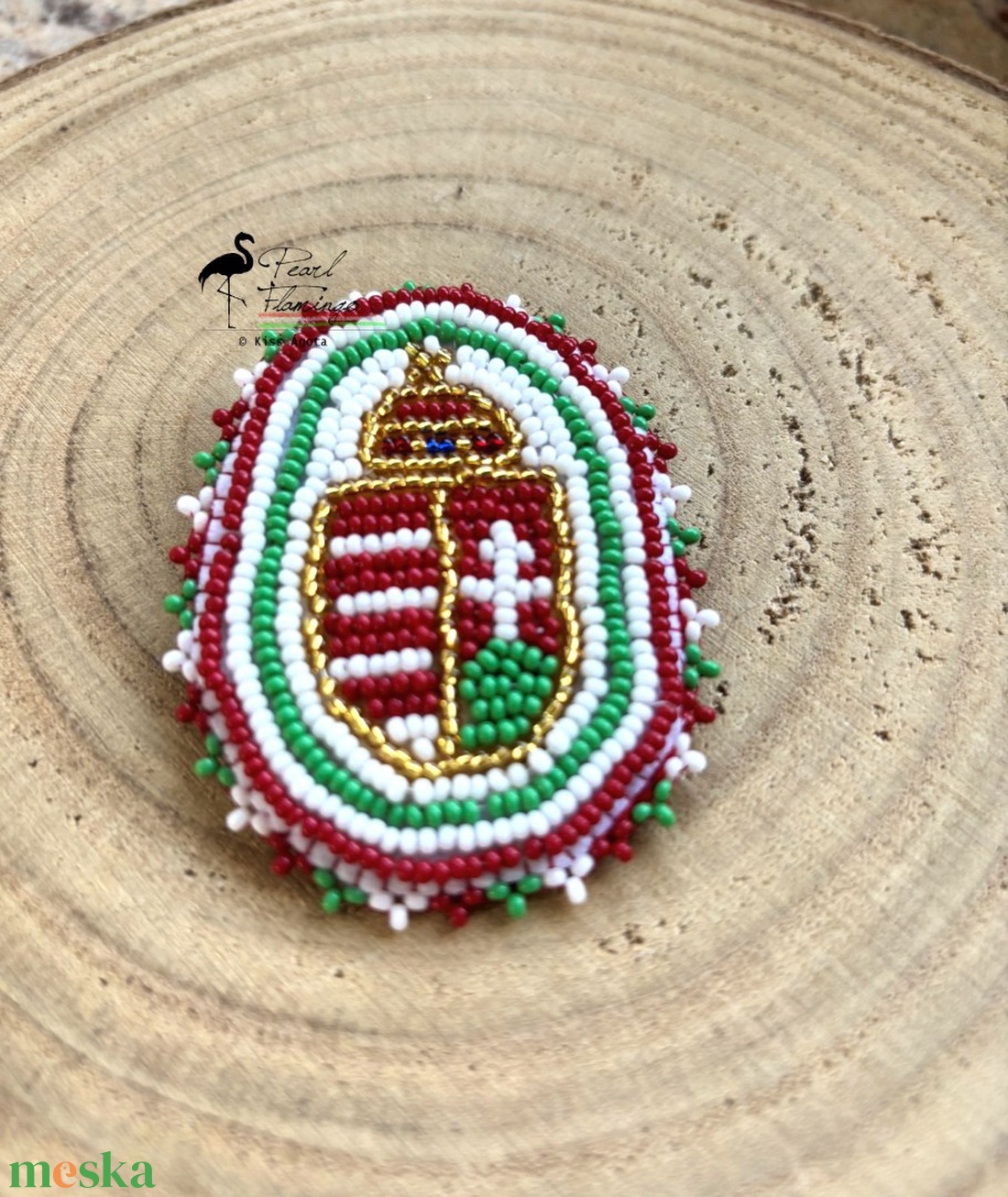 Gyöngy kokárda kitűző üveg gyöngyökből - ékszer - kitűző és bross - Meska.hu