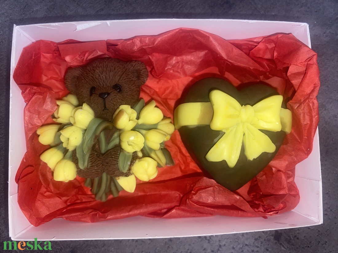 Tulipáncsokor csokoládéból ,töltött szívvel - élelmiszer - édesség - Meska.hu Tulipáncsokor csokoládéból ,töltött szívvel - élelmiszer - édesség - Meska.hu