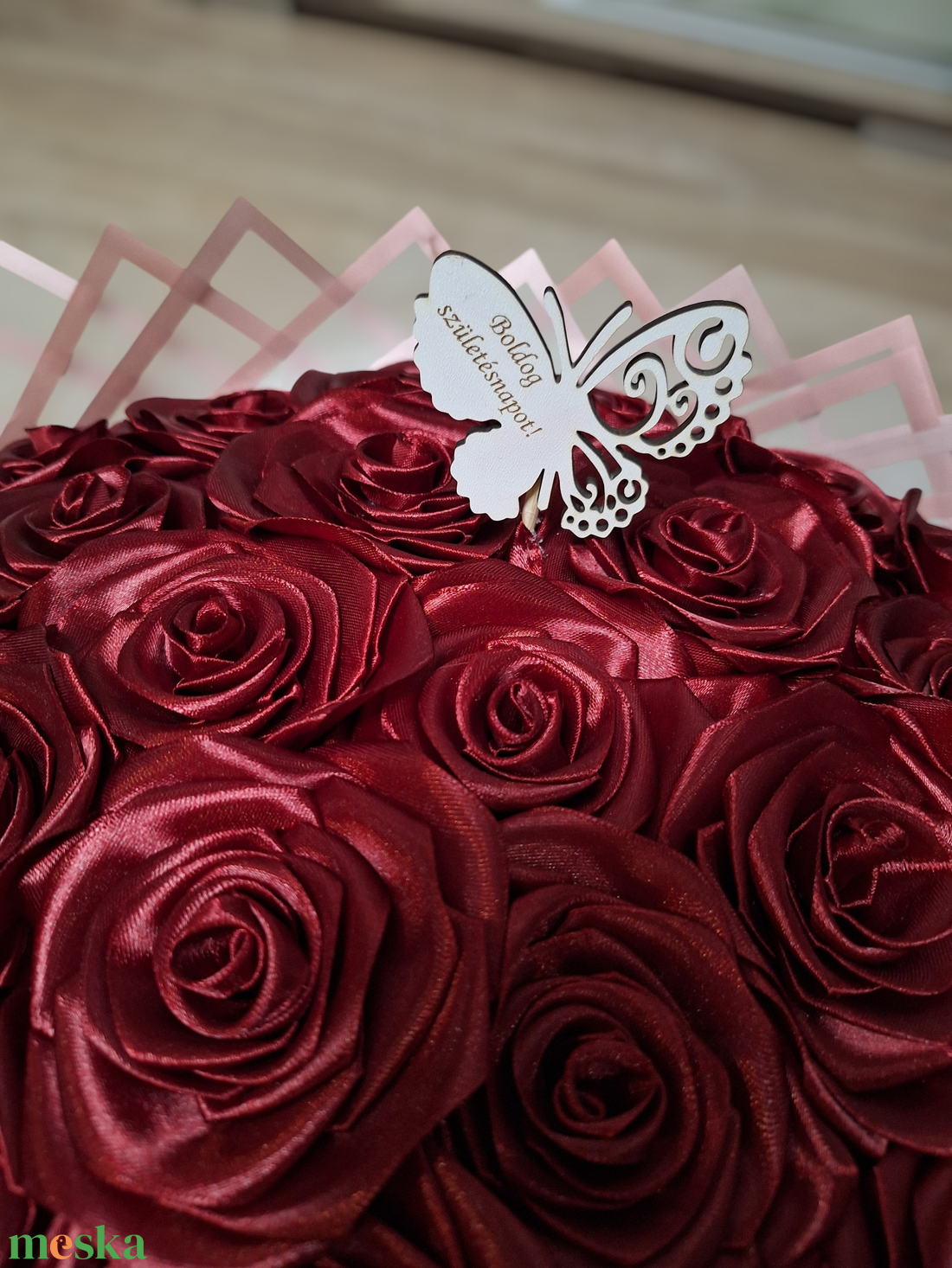 60 szálas burgundi vörös örök rózsa csokor köszöntő táblával - otthon & életmód - virágdekoráció - virágok - virágcsokor - Meska.hu