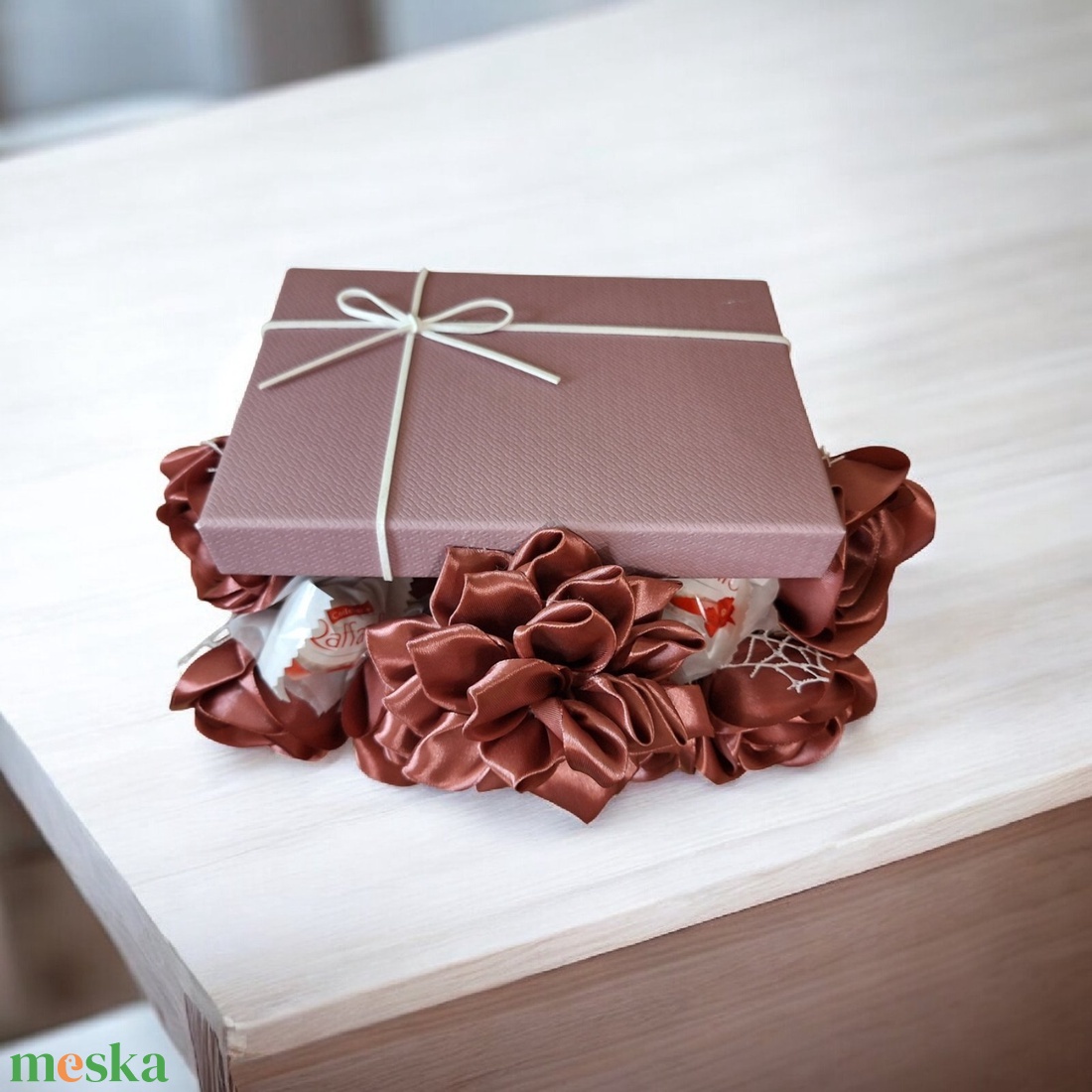 Örök rózsabox - bronz rozé színben - otthon & életmód - virágdekoráció - virágok - virágbox - Meska.hu