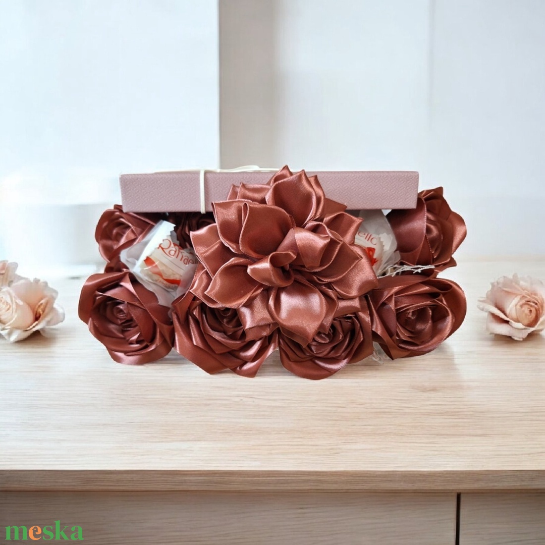 Örök rózsabox - bronz rozé színben - otthon & életmód - virágdekoráció - virágok - virágbox - Meska.hu