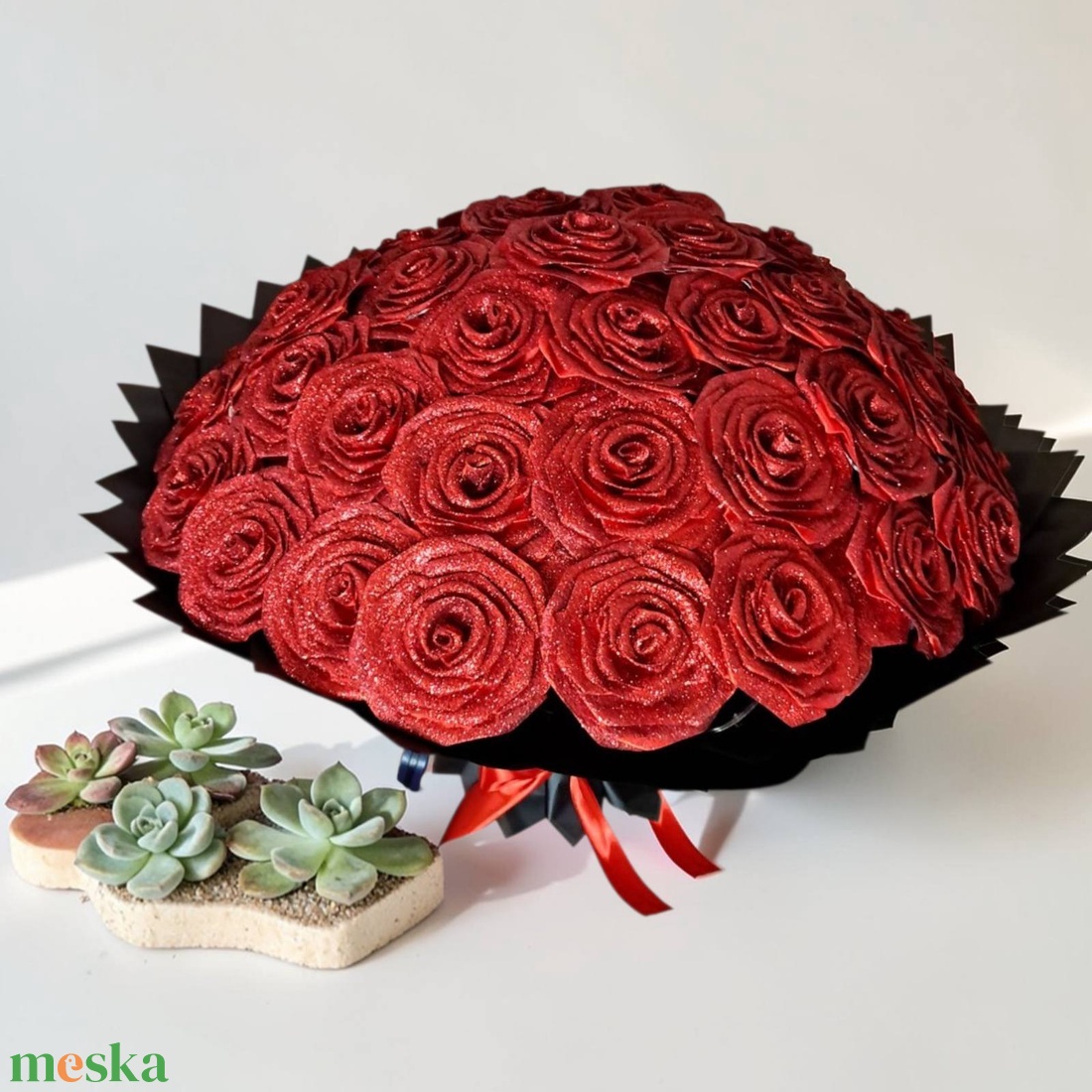 Óriás 50 szálas vörös örökrózsa csokor � romantikus kézműves szatén rózsacsokor - otthon & életmód - virágdekoráció - virágok - virágcsokor - Meska.hu
