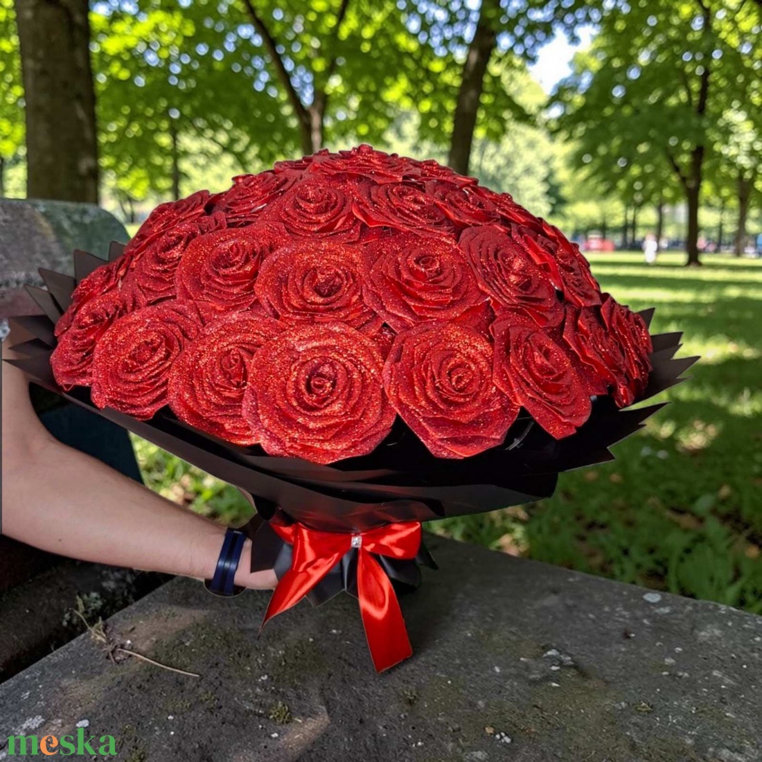 Óriás 50 szálas vörös örökrózsa csokor � romantikus kézműves szatén rózsacsokor - otthon & életmód - virágdekoráció - virágok - virágcsokor - Meska.hu