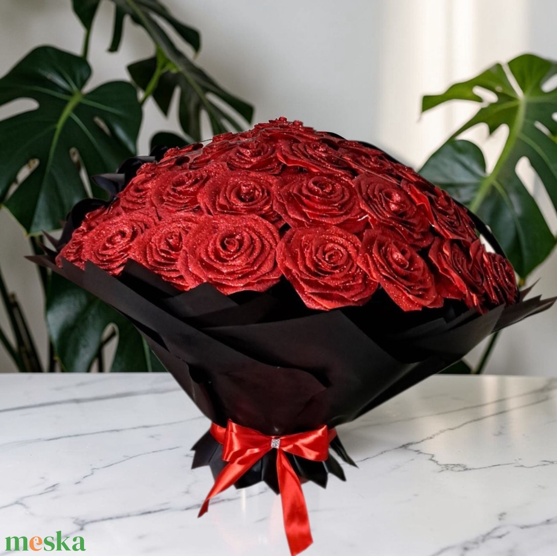 Óriás 50 szálas vörös örökrózsa csokor � csillogó rózsák, LED, egyedi felirat � romantikus kézműves ajándék - otthon & életmód - virágdekoráció - virágok - virágcsokor - Meska.hu