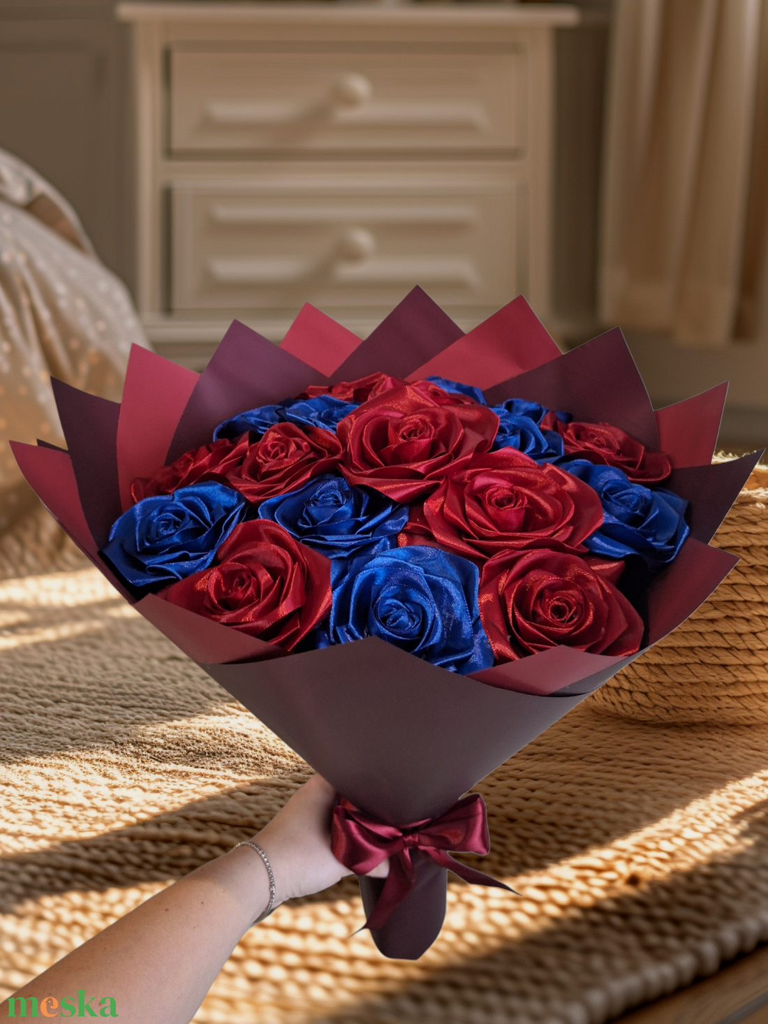 18 szálas tengerészkék és vörös örökrózsa csokor � szatén rózsacsokor ajándékba  - otthon & életmód - virágdekoráció - virágok - virágcsokor - Meska.hu