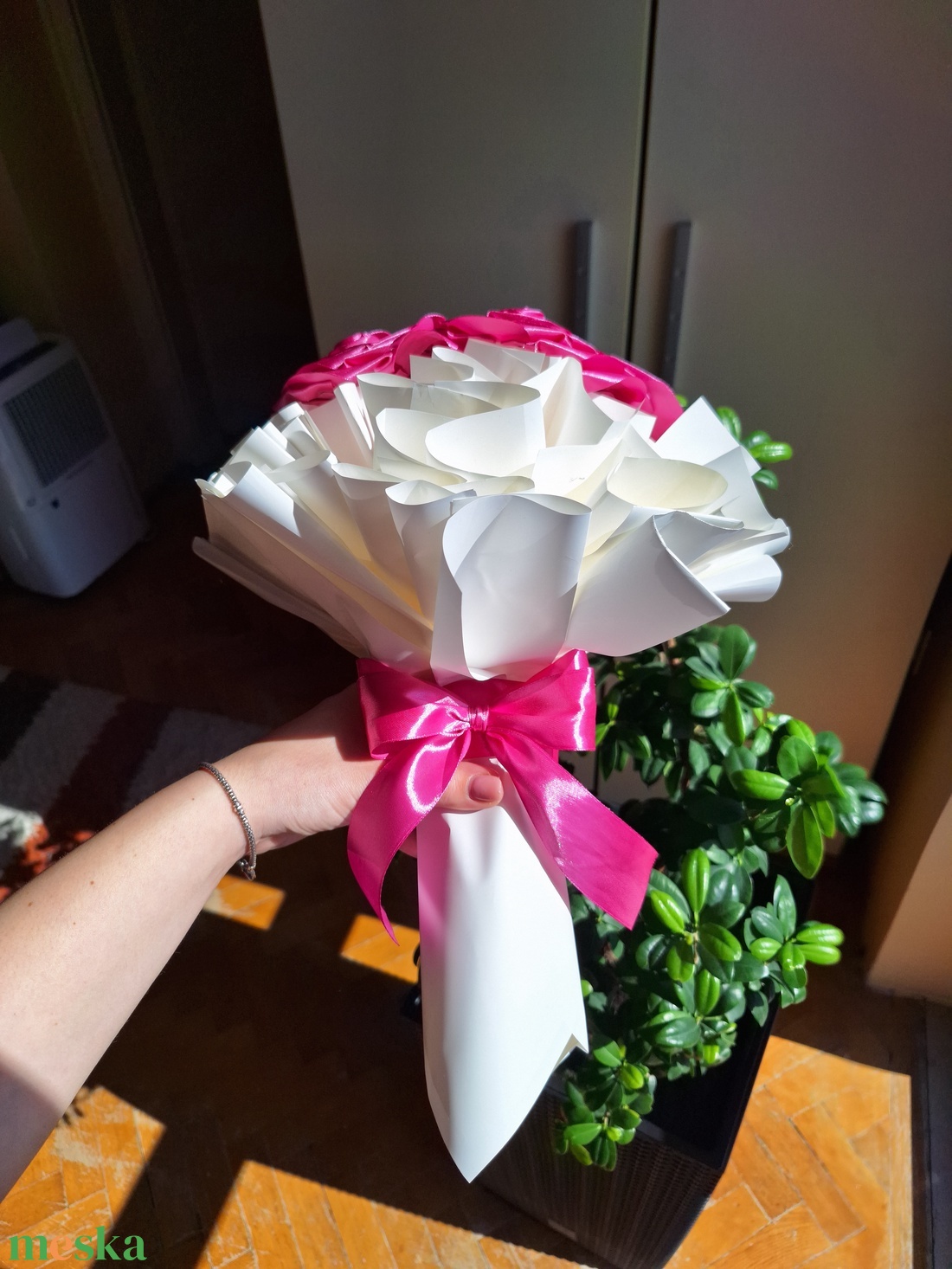 11 szálas pink örökrózsa csokor � szatén szalagból készült elegáns ajándék - otthon & életmód - virágdekoráció - virágok - virágcsokor - Meska.hu