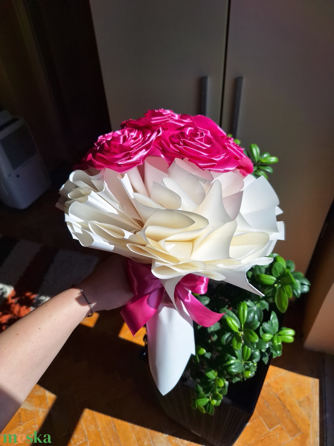 11 szálas pink örökrózsa csokor � szatén szalagból készült elegáns ajándék - otthon & életmód - virágdekoráció - virágok - virágcsokor - Meska.hu