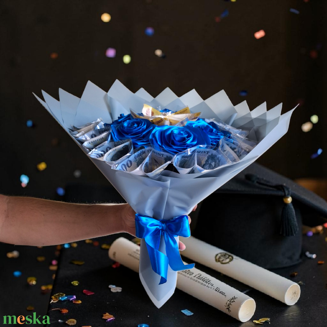 Ballagási királykék örökrózsa csokor pénzrózsával - pénzátadó ajándék ballagásra - otthon & életmód - virágdekoráció - virágok - virágcsokor - Meska.hu