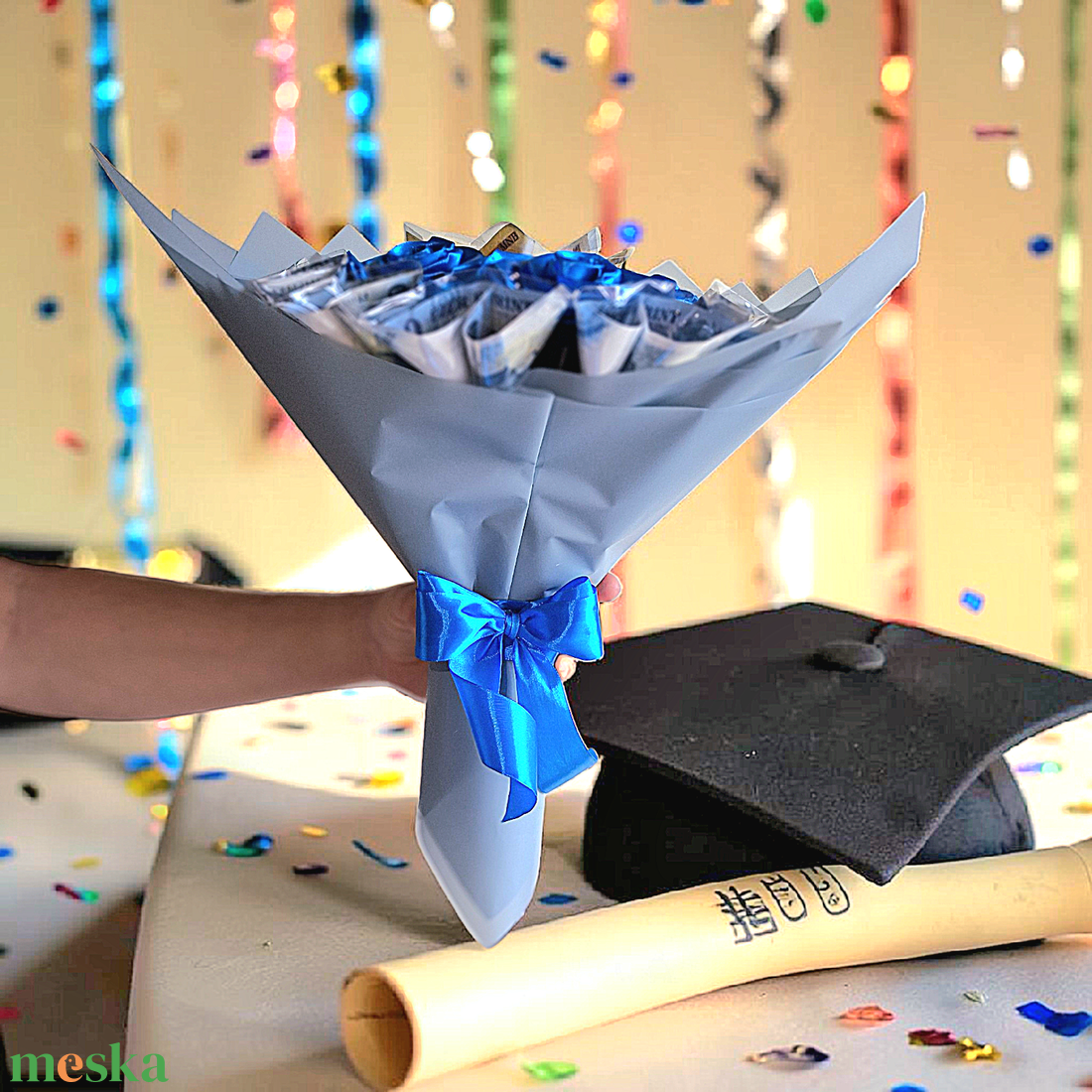 Ballagási királykék örökrózsa csokor pénzrózsával - pénzátadó ajándék ballagásra - otthon & életmód - virágdekoráció - virágok - virágcsokor - Meska.hu