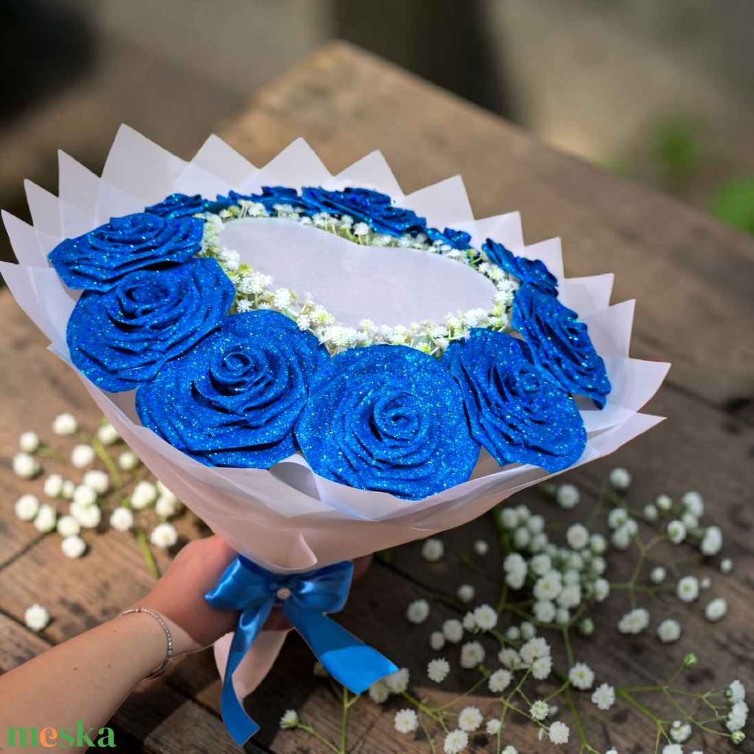 Burning Bouquet Glow � Égő szív örökrózsa csokor kék színben (11 szál) - otthon & életmód - virágdekoráció - virágok - virágcsokor - Meska.hu