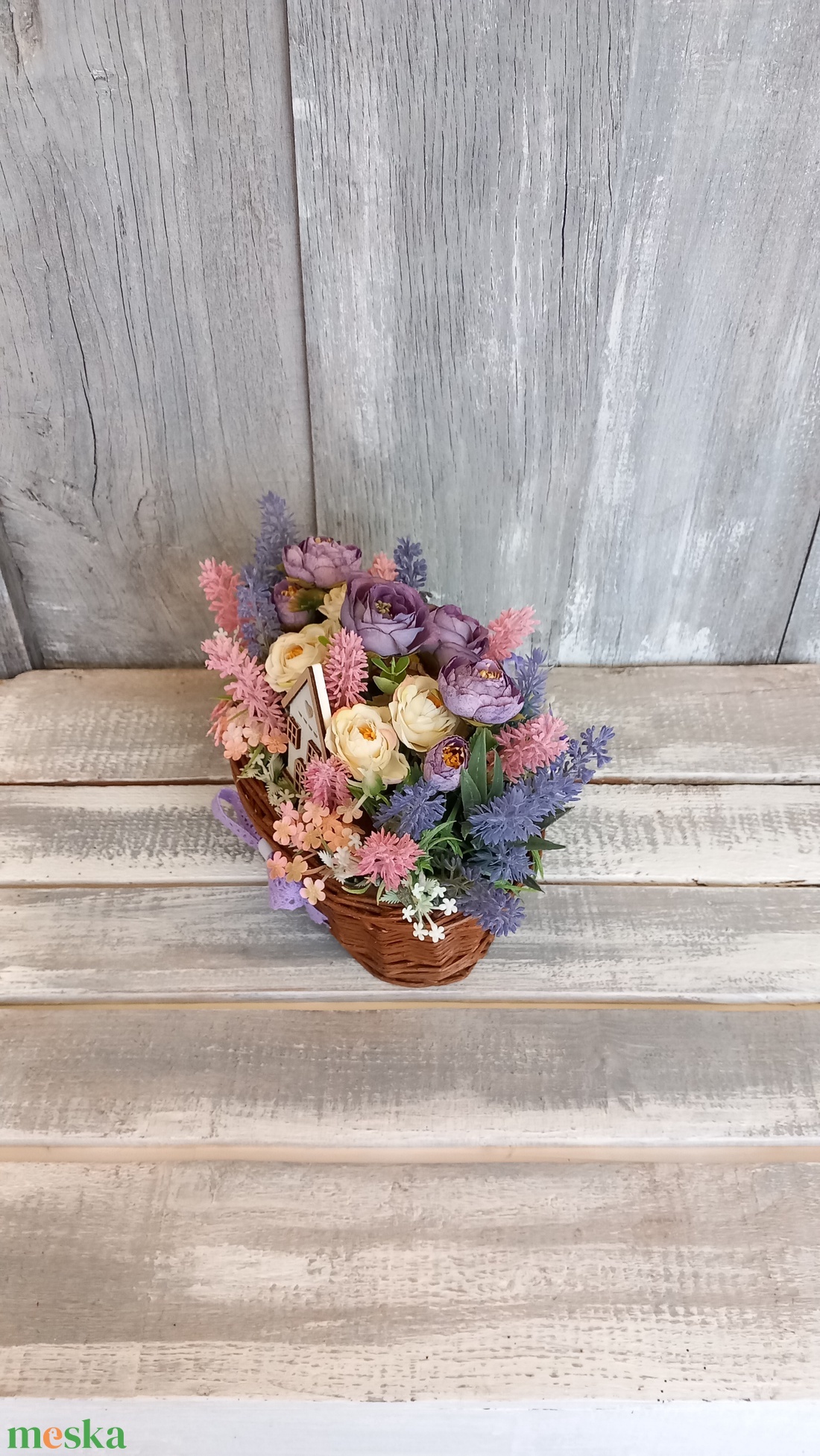 Egy Kosárnyi Virág  - /Tavaszi Asztaldísz/Nyári Asztaldísz/Virágos Asztaldísz/Köszöntő Asztaldísz - otthon & életmód - virágdekoráció - virágdíszek - virágdísz kaspóban - Meska.hu