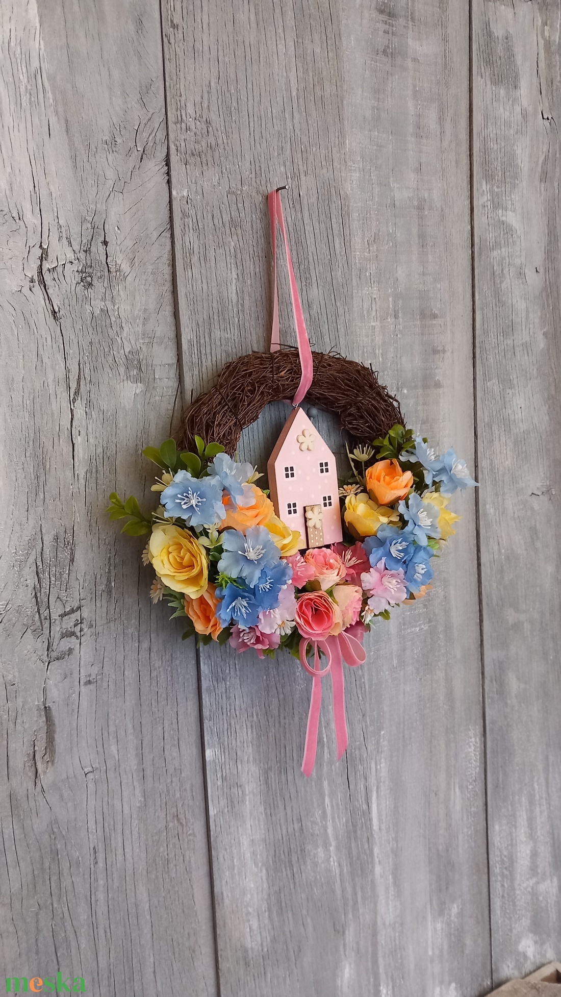 Virágos Házikó Kopogtat- /Tavasz Ajtódísz/Virágos Kopogtató/ Tavaszi Kopogtató /Ajtódísz /Falidísz/Koszorú - otthon & életmód - dekoráció - ajtó- és ablak dekoráció - ajtódísz & kopogtató - Meska.hu