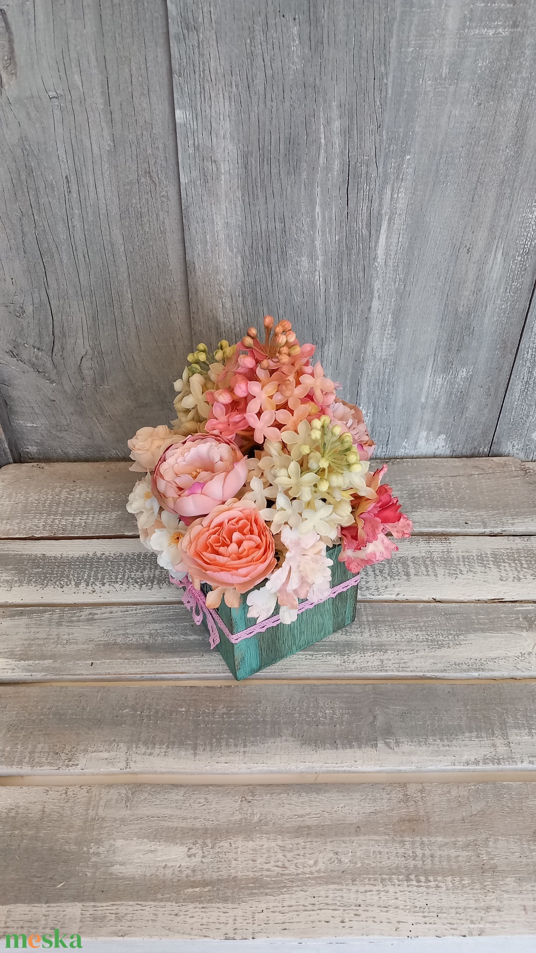 Vintage Virágos Otthon  - Virágos Asztaldísz/Tavaszi Asztaldísz/Asztaldísz/Köszöntő Asztaldísz - otthon & életmód - virágdekoráció - virágdíszek - virágdísz kaspóban - Meska.hu