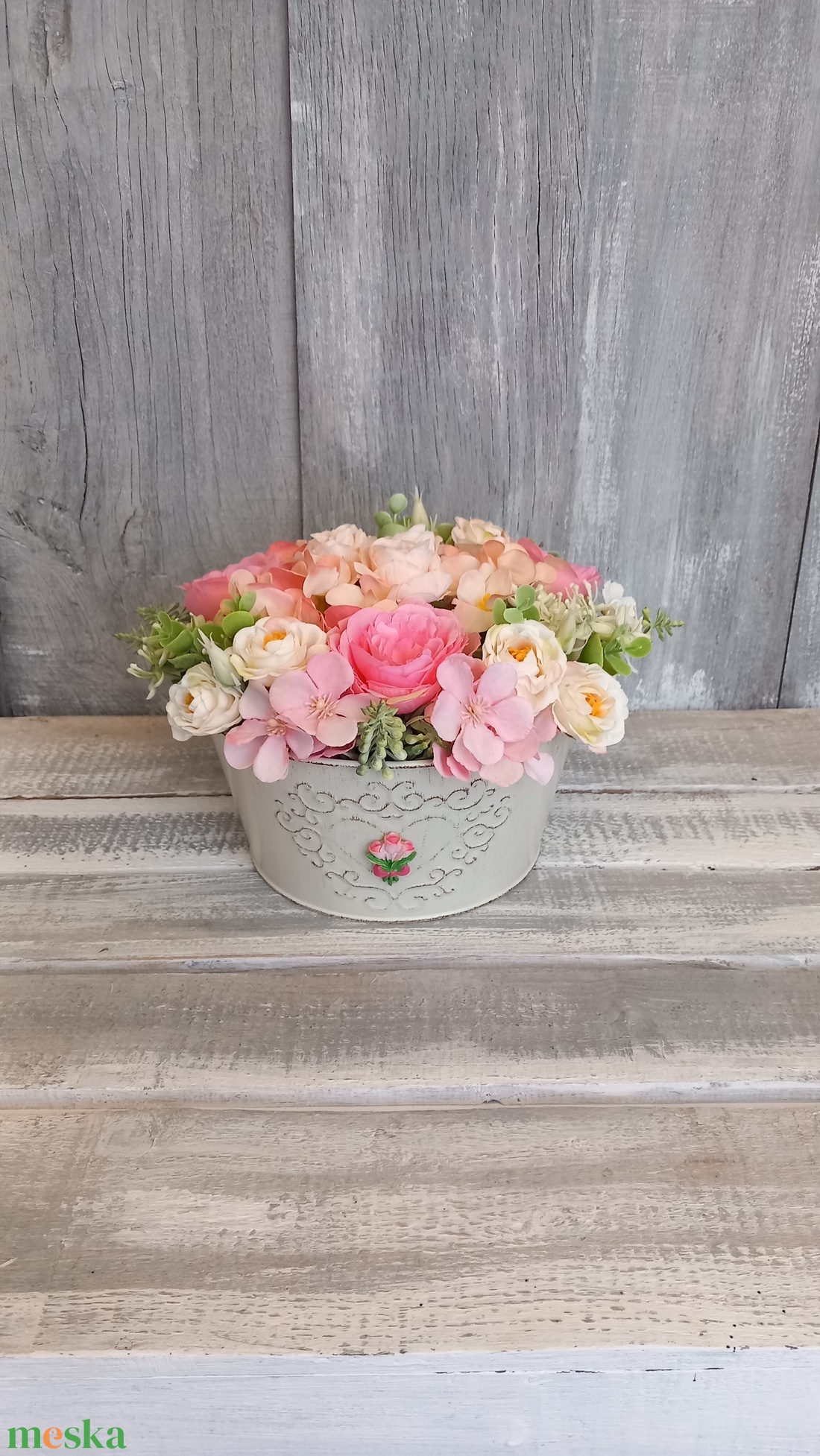 Rózsaálom  - Virágos Asztaldísz/Tavaszi Asztaldísz/Asztaldísz/Köszöntő Asztaldísz/Anyák-napi Asztaldísz - otthon & életmód - virágdekoráció - virágdíszek - virágdísz kaspóban - Meska.hu