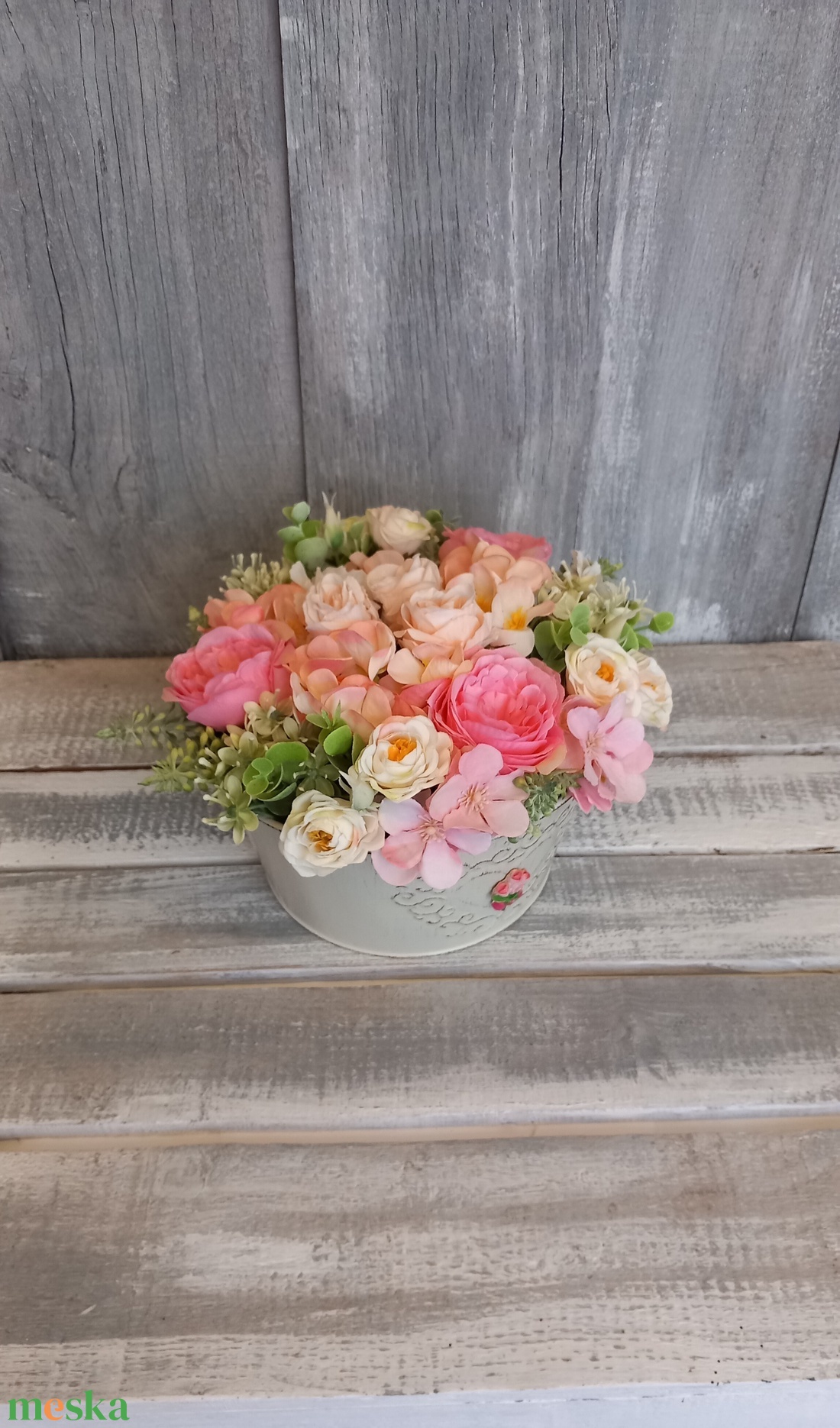 Rózsaálom  - Virágos Asztaldísz/Tavaszi Asztaldísz/Asztaldísz/Köszöntő Asztaldísz/Anyák-napi Asztaldísz - otthon & életmód - virágdekoráció - virágdíszek - virágdísz kaspóban - Meska.hu