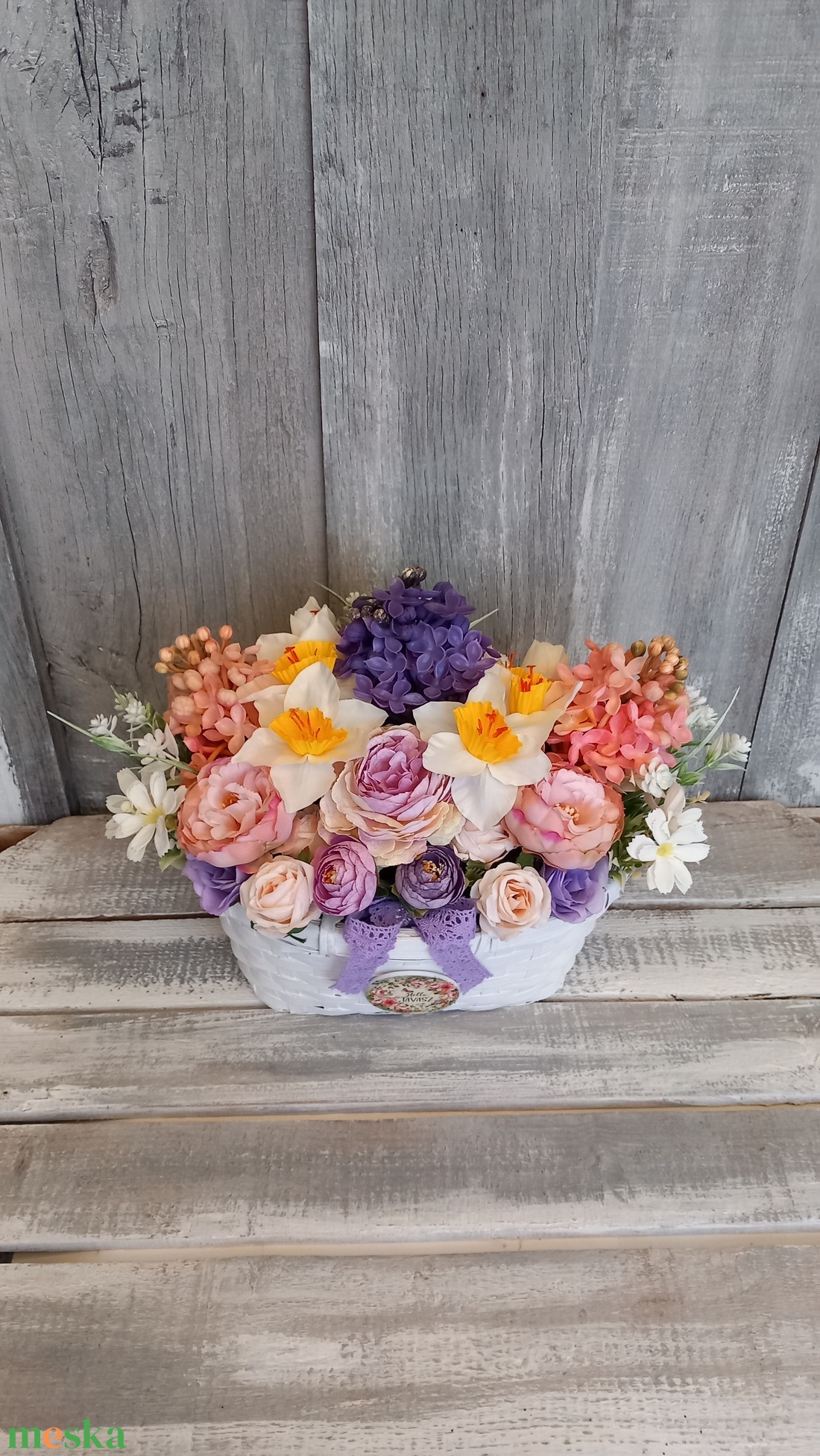 Egy Kosárnyi Virágsokadalom  - Virágos Asztaldísz/Tavaszi Asztaldísz/Asztaldísz/Virágajándék - otthon & életmód - virágdekoráció - virágdíszek - virágdísz kaspóban - Meska.hu