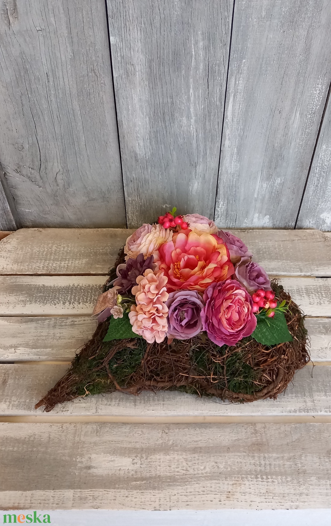 VesszőSzív Virágai - Virágos Asztaldísz/Rózsás Asztaldísz/ Virágdísz/Virágdekoráció - otthon & életmód - virágdekoráció - virágdíszek - asztali virágdísz - Meska.hu