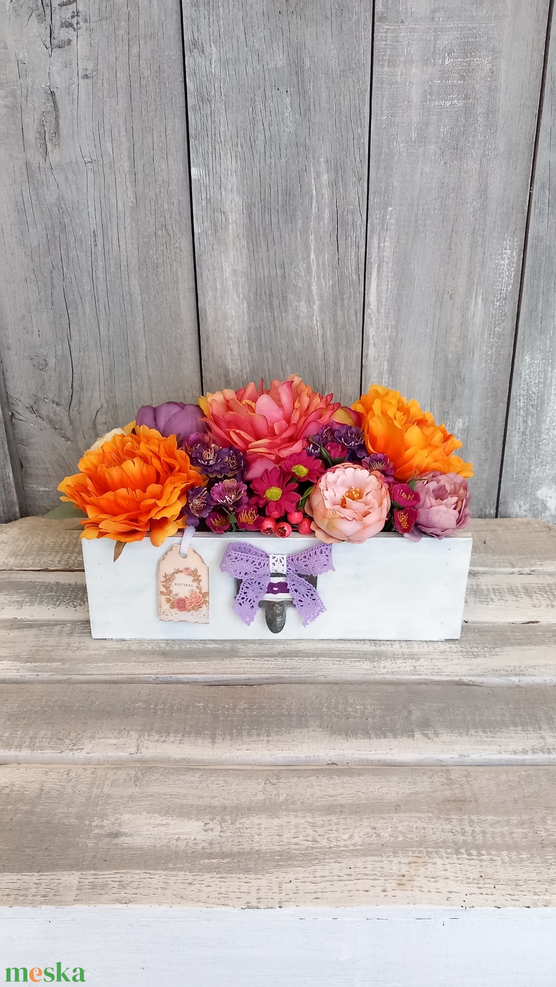 Rusztikus Fafiók Virágai - Virágos Asztaldísz/Vintage Asztaldísz/ Virágdísz/Virágdekoráció - otthon & életmód - virágdekoráció - virágdíszek - asztali virágdísz - Meska.hu