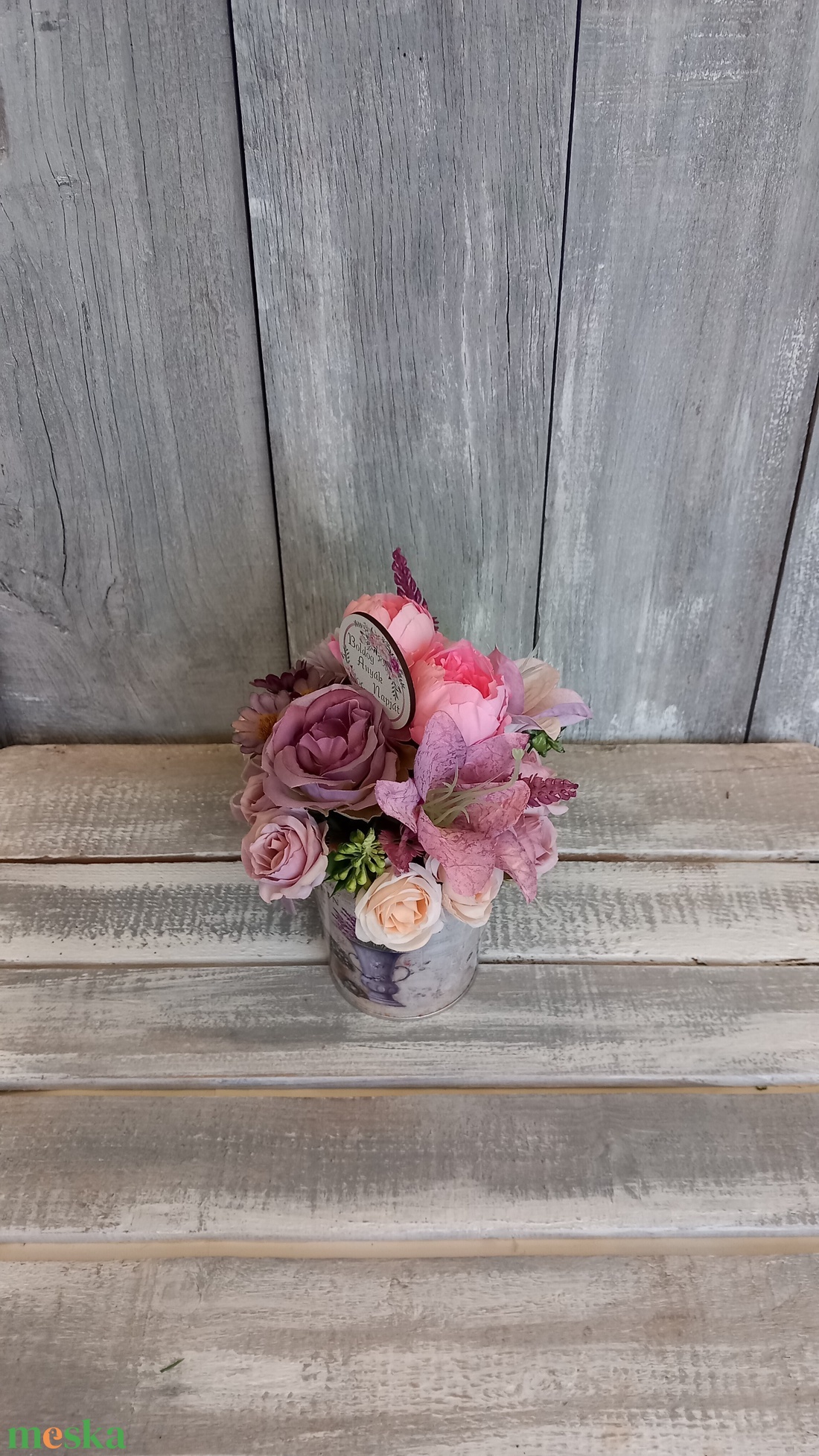 Virágok Lilában- Anyák-napi Asztaldísz/Tavaszi Asztaldísz/Virágos Asztaldísz/Köszöntő Asztaldísz - otthon & életmód - virágdekoráció - virágdíszek - virágdísz kaspóban - Meska.hu