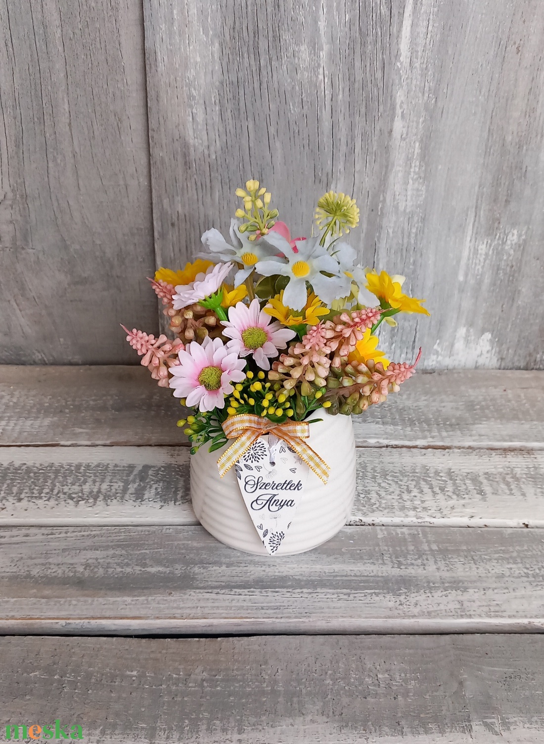  Szeretet-Szív Virágai  - Tavaszi Asztaldísz/Virágos Asztaldísz/Köszöntő Virágdísz/Anyák-napi Asztaldísz - otthon & életmód - virágdekoráció - virágdíszek - virágdísz kaspóban - Meska.hu