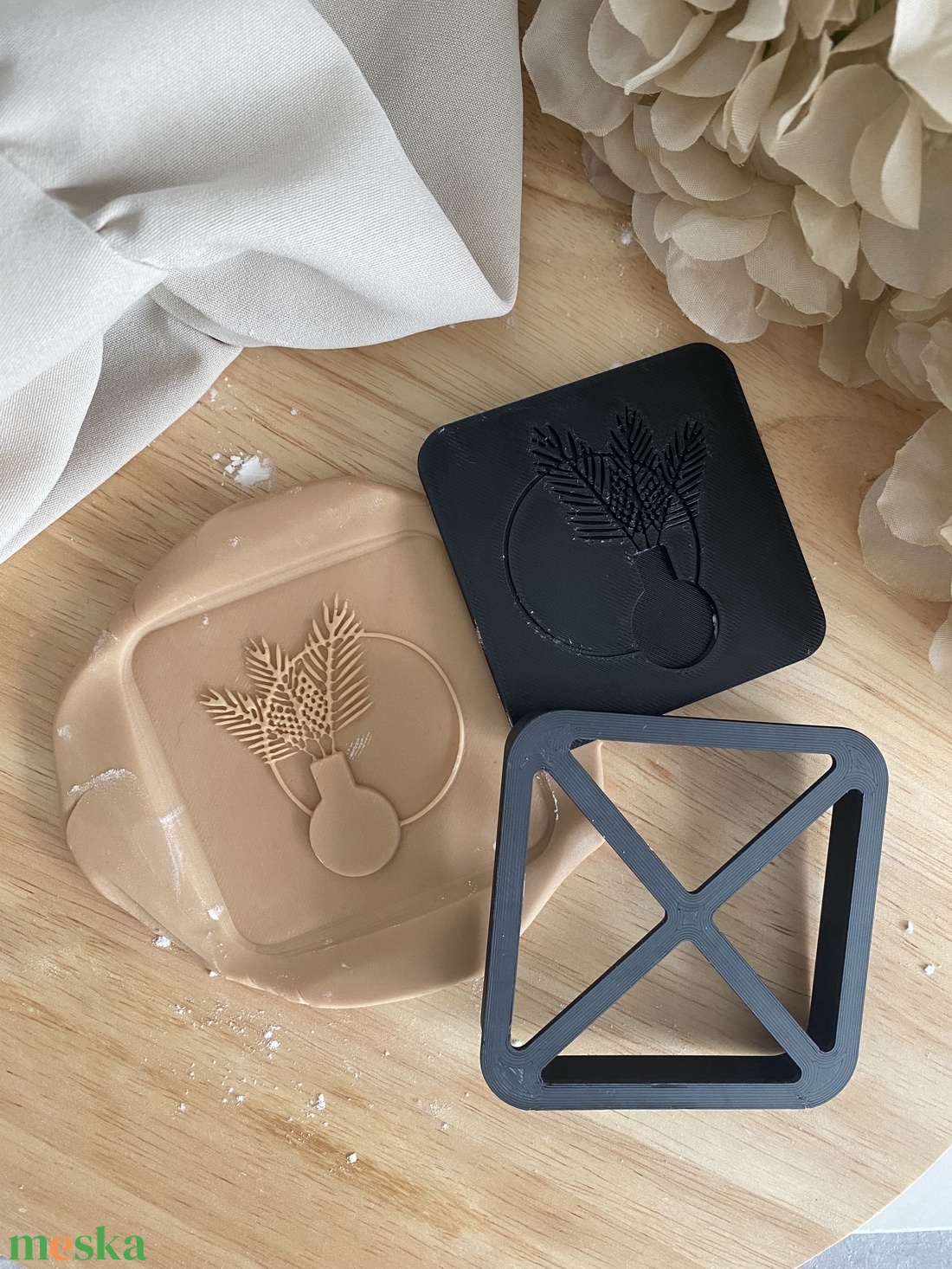 3D fondant forma és kiszúró - Őszi váza - otthon & életmód - konyhafelszerelés, tálalás - sütés, főzés - sütikiszúró - Meska.hu 3D fondant forma és kiszúró - Őszi váza - otthon & életmód - konyhafelszerelés, tálalás - sütés, főzés - sütikiszúró - Meska.hu
