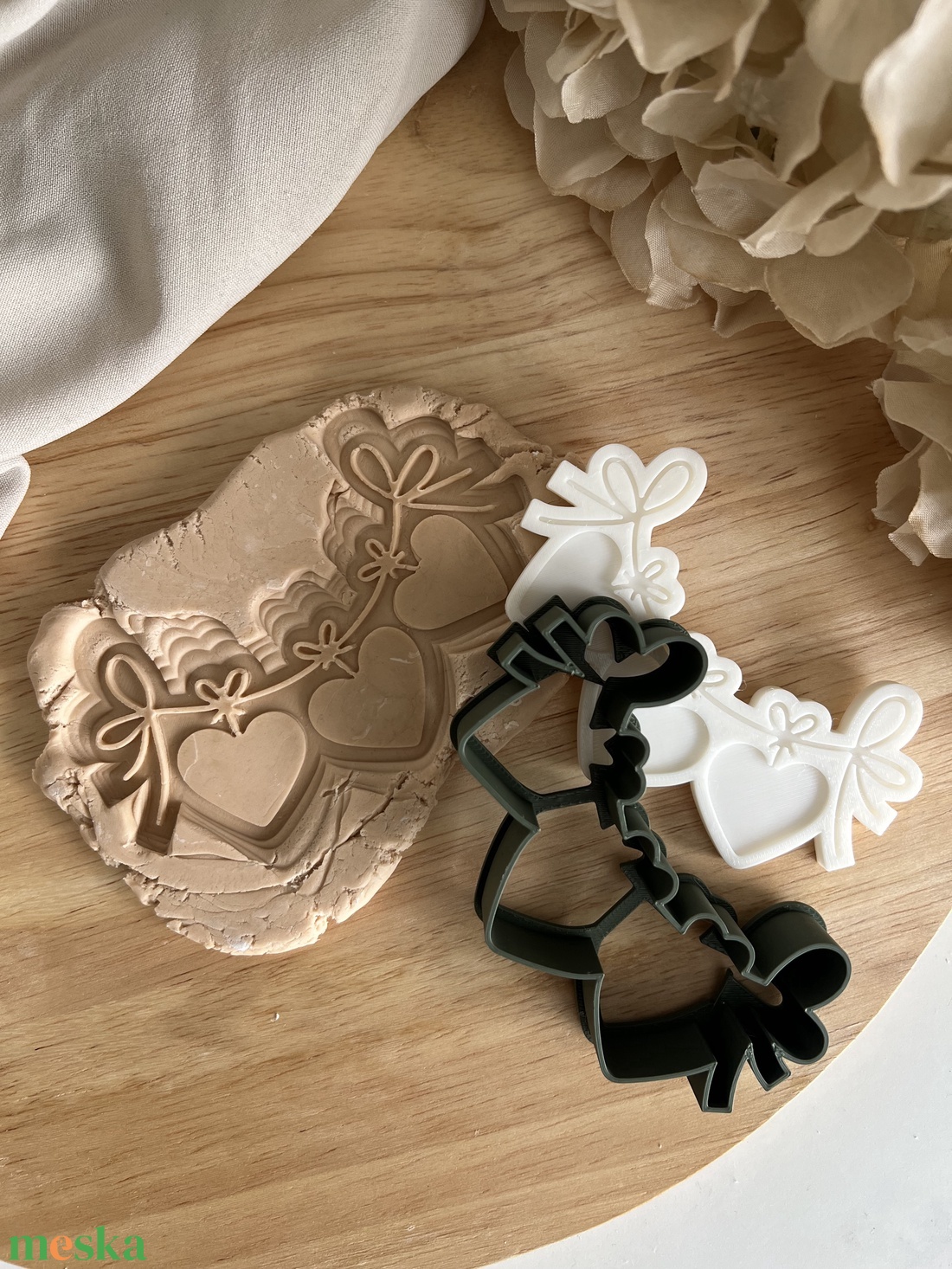3D fondant forma és kiszúró - Három szív - otthon & életmód - konyhafelszerelés, tálalás - sütés, főzés - sütikiszúró - Meska.hu 3D fondant forma és kiszúró - Három szív - otthon & életmód - konyhafelszerelés, tálalás - sütés, főzés - sütikiszúró - Meska.hu