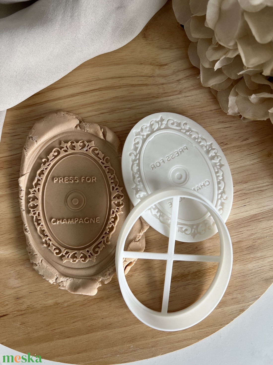 3D fondant forma és kiszúró - Press for Champagne - otthon & életmód - konyhafelszerelés, tálalás - sütés, főzés - sütikiszúró - Meska.hu 3D fondant forma és kiszúró - Press for Champagne - otthon & életmód - konyhafelszerelés, tálalás - sütés, főzés - sütikiszúró - Meska.hu