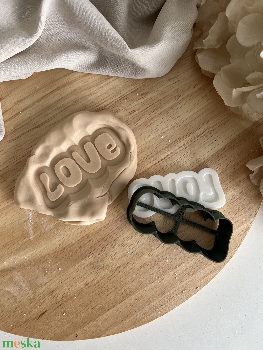 3D fondant forma és kiszúró - Love - otthon & életmód - konyhafelszerelés, tálalás - sütés, főzés - sütikiszúró - Meska.hu 3D fondant forma és kiszúró - Love - otthon & életmód - konyhafelszerelés, tálalás - sütés, főzés - sütikiszúró - Meska.hu