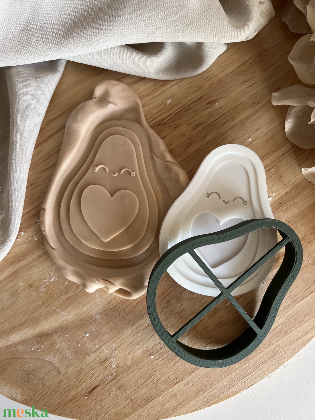 3D fondant forma és kiszúró - Avokado - otthon & életmód - konyhafelszerelés, tálalás - sütés, főzés - sütikiszúró - Meska.hu 3D fondant forma és kiszúró - Avokado - otthon & életmód - konyhafelszerelés, tálalás - sütés, főzés - sütikiszúró - Meska.hu