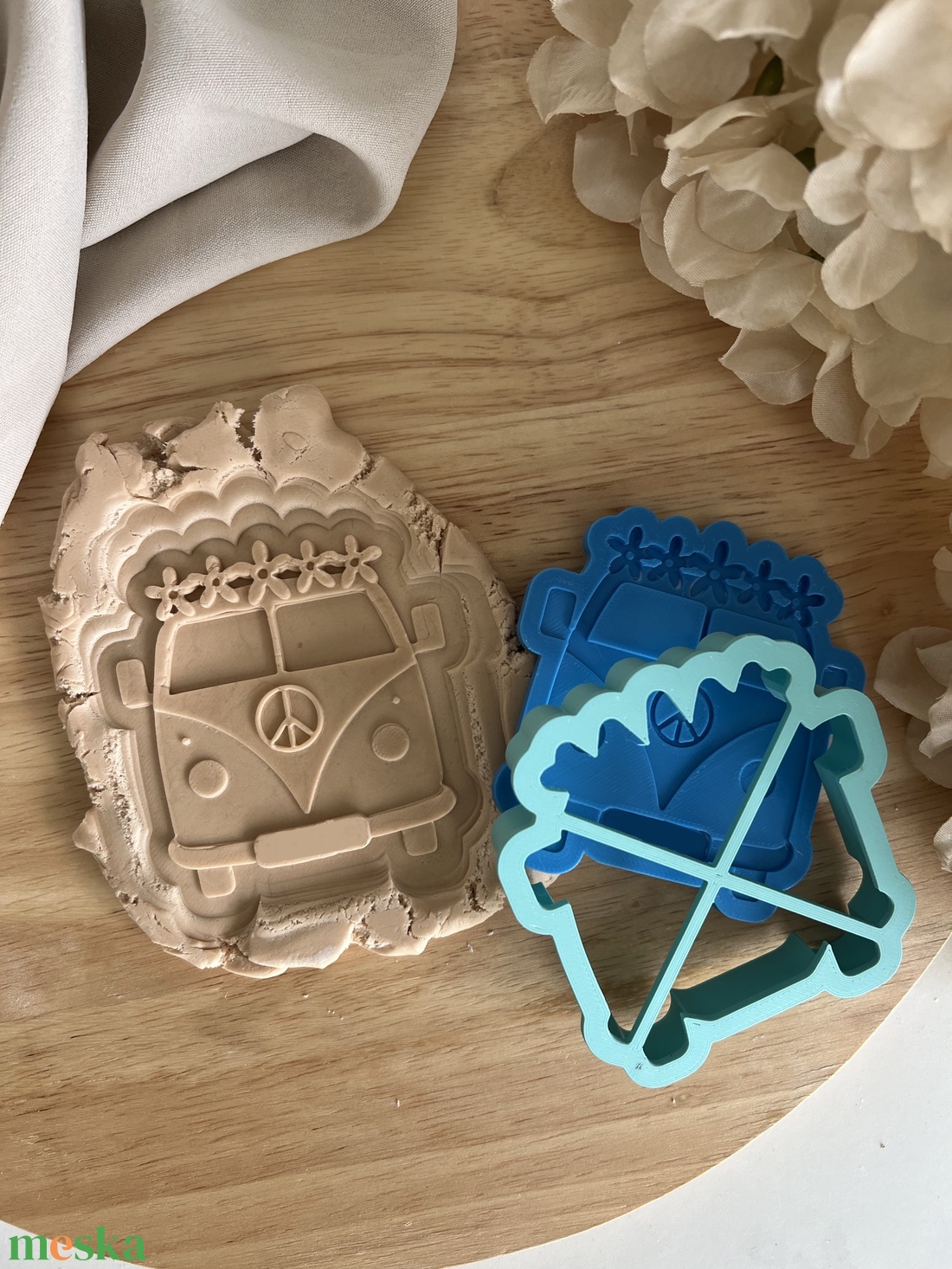 3D fondant forma és kiszúró - VW Transporter - otthon & életmód - konyhafelszerelés, tálalás - sütés, főzés - sütikiszúró - Meska.hu 3D fondant forma és kiszúró - VW Transporter - otthon & életmód - konyhafelszerelés, tálalás - sütés, főzés - sütikiszúró - Meska.hu
