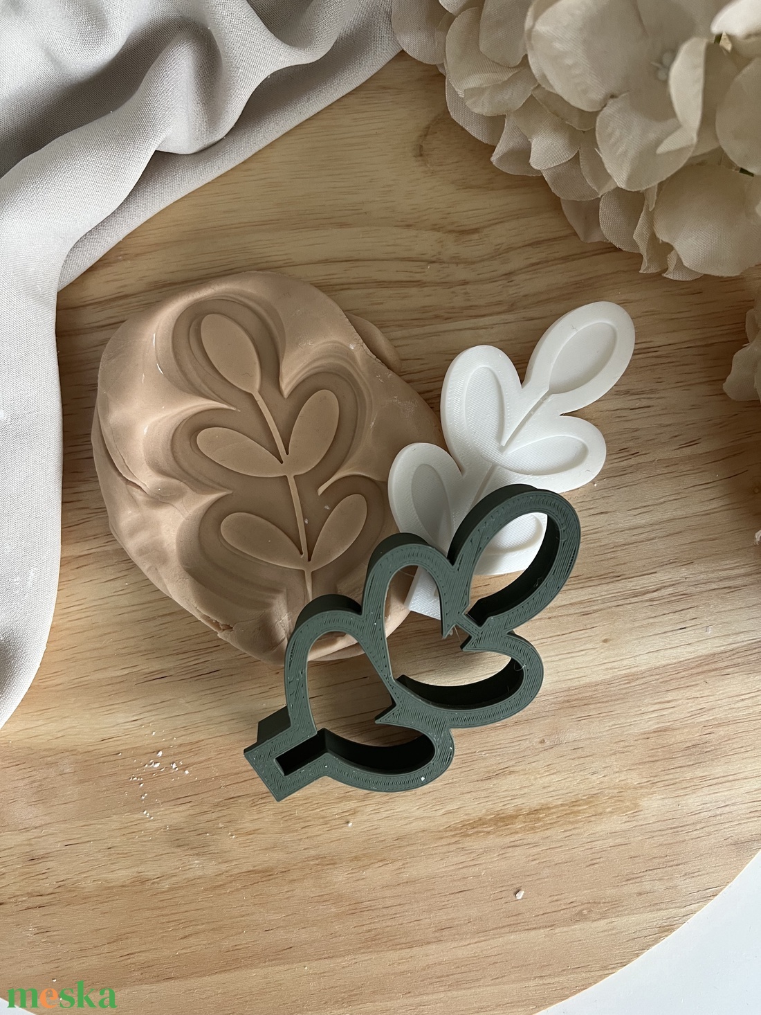 3D fondant forma és kiszúró - Levelek - otthon & életmód - konyhafelszerelés, tálalás - sütés, főzés - sütikiszúró - Meska.hu 3D fondant forma és kiszúró - Levelek - otthon & életmód - konyhafelszerelés, tálalás - sütés, főzés - sütikiszúró - Meska.hu