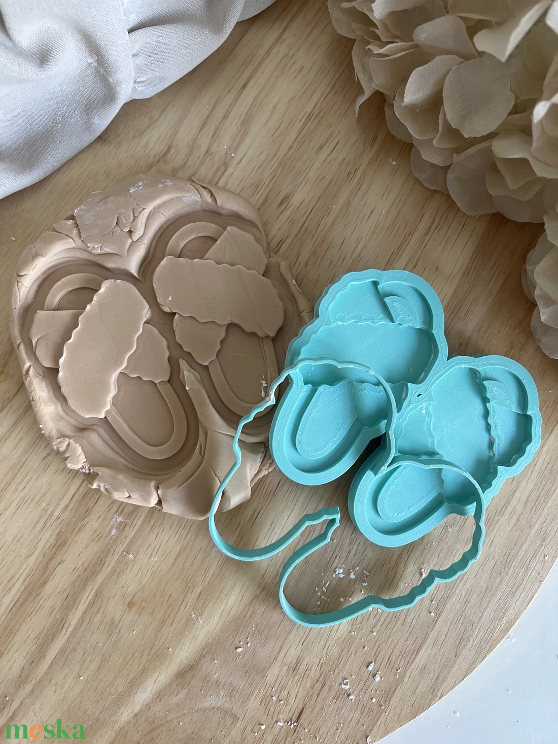 3D fondant forma és kiszúró - Papucs - otthon & életmód - konyhafelszerelés, tálalás - sütés, főzés - sütikiszúró - Meska.hu 3D fondant forma és kiszúró - Papucs - otthon & életmód - konyhafelszerelés, tálalás - sütés, főzés - sütikiszúró - Meska.hu