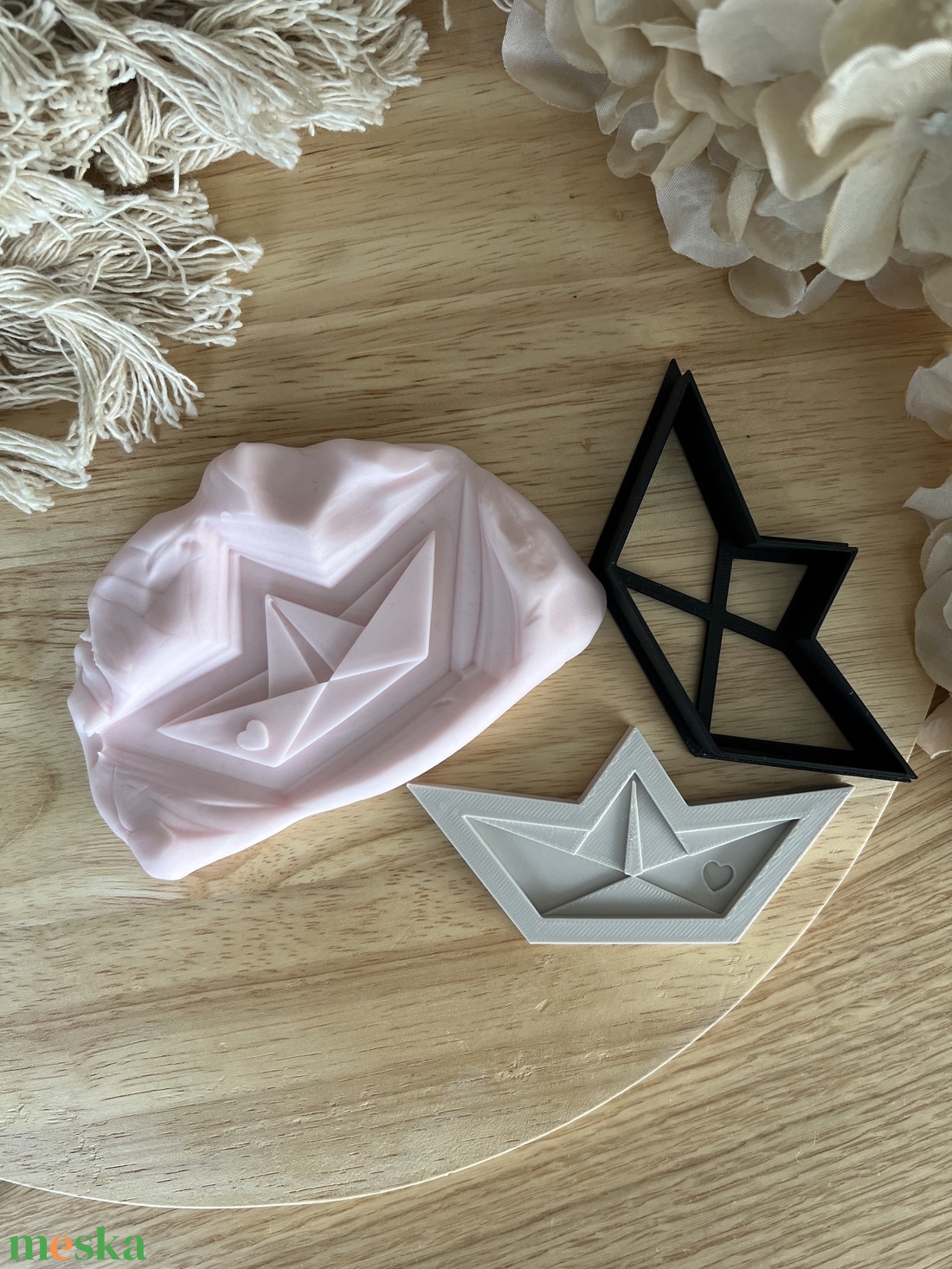 3D fondant forma és sütikiszúró - Valentin nap Papírhajó - otthon & életmód - konyhafelszerelés, tálalás - sütés, főzés - sütikiszúró - Meska.hu 3D fondant forma és sütikiszúró - Valentin nap Papírhajó - otthon & életmód - konyhafelszerelés, tálalás - sütés, főzés - sütikiszúró - Meska.hu
