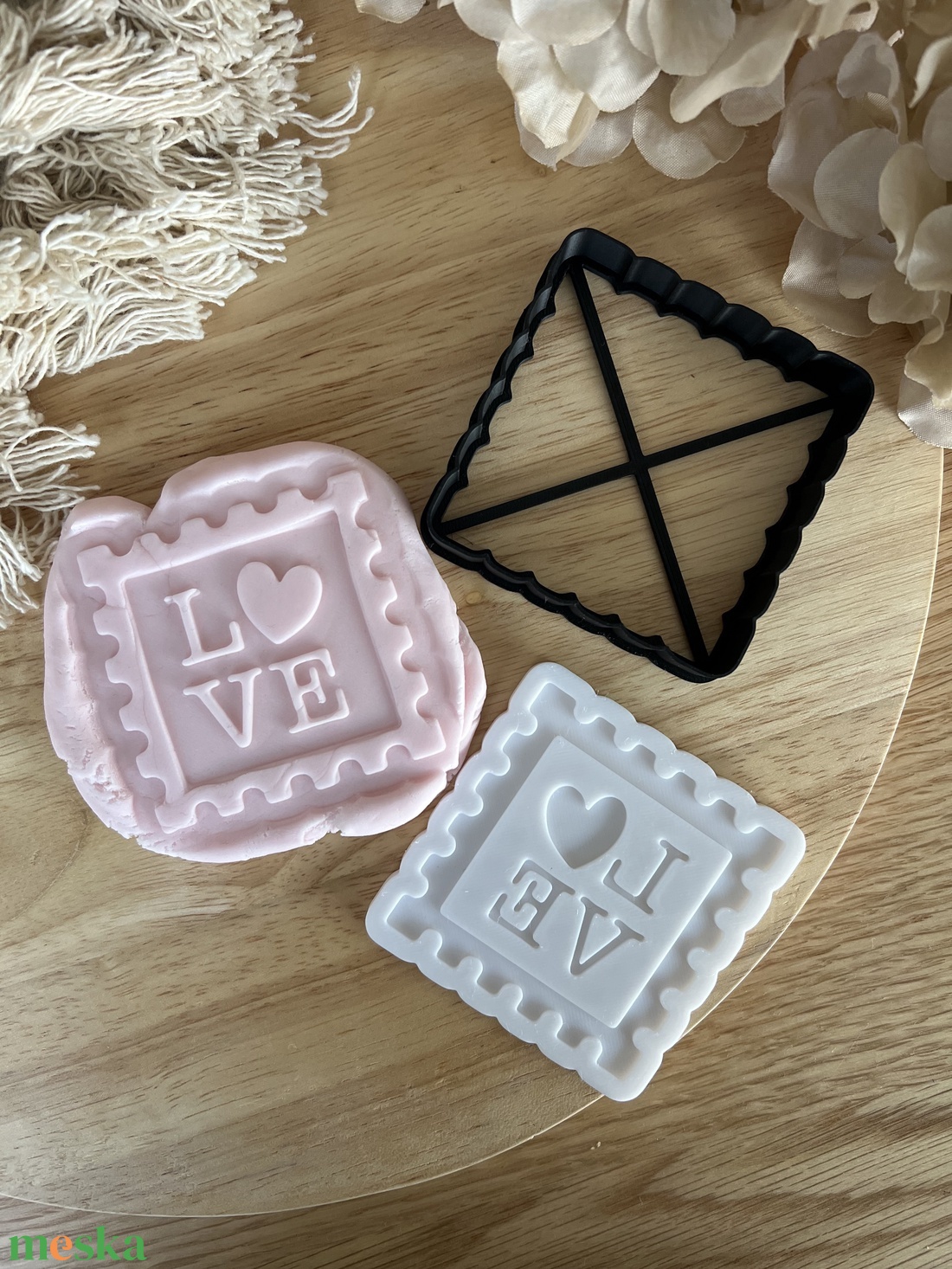 3D fondant forma és sütikiszúró - Valentin nap Love bélyeg - otthon & életmód - konyhafelszerelés, tálalás - sütés, főzés - sütikiszúró - Meska.hu 3D fondant forma és sütikiszúró - Valentin nap Love bélyeg - otthon & életmód - konyhafelszerelés, tálalás - sütés, főzés - sütikiszúró - Meska.hu