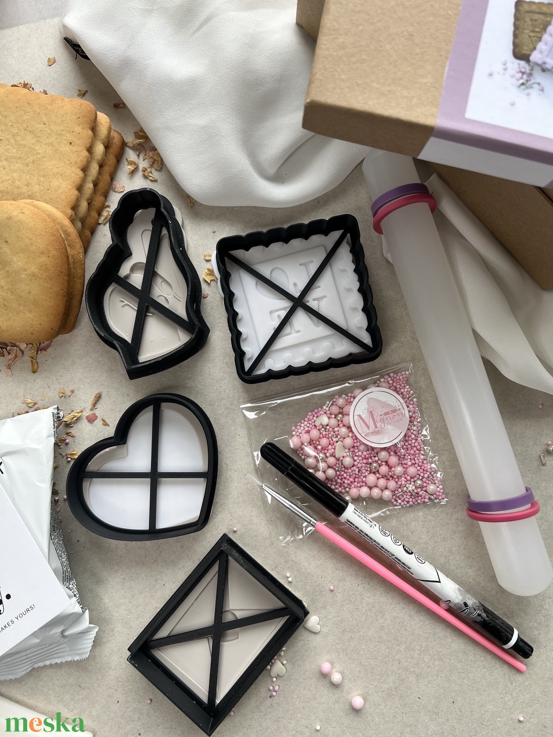 DIY Mézeskalács díszítő doboz -Valentin nap - sütikiszúróval - diy (csináld magad) - egységcsomag - Meska.hu DIY Mézeskalács díszítő doboz -Valentin nap - sütikiszúróval - diy (csináld magad) - egységcsomag - Meska.hu