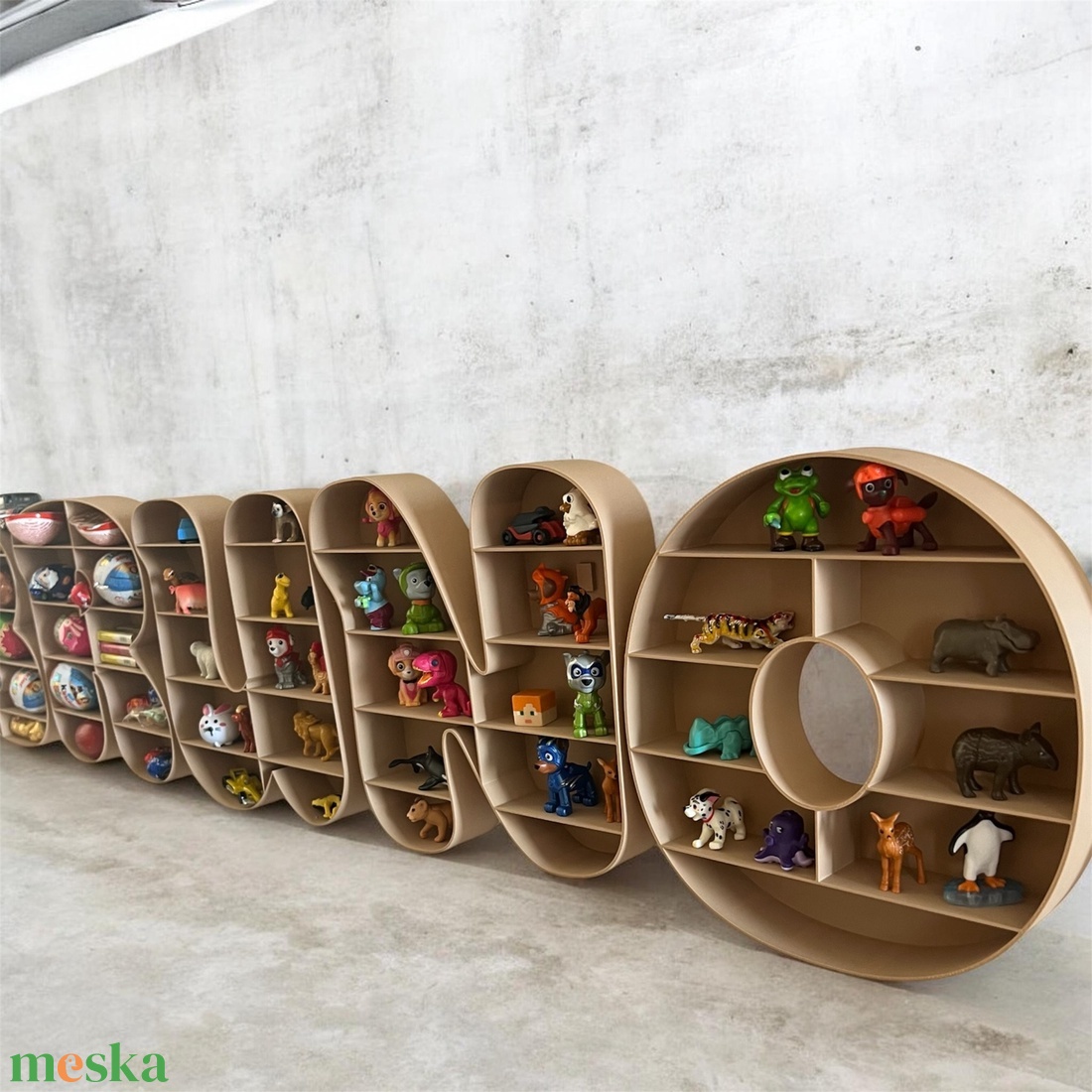 Fali játéktároló - Kinder, mini figura, Hot Wheels, Matchbox - baba - mama - babaszobabútor - játéktároló - Meska.hu