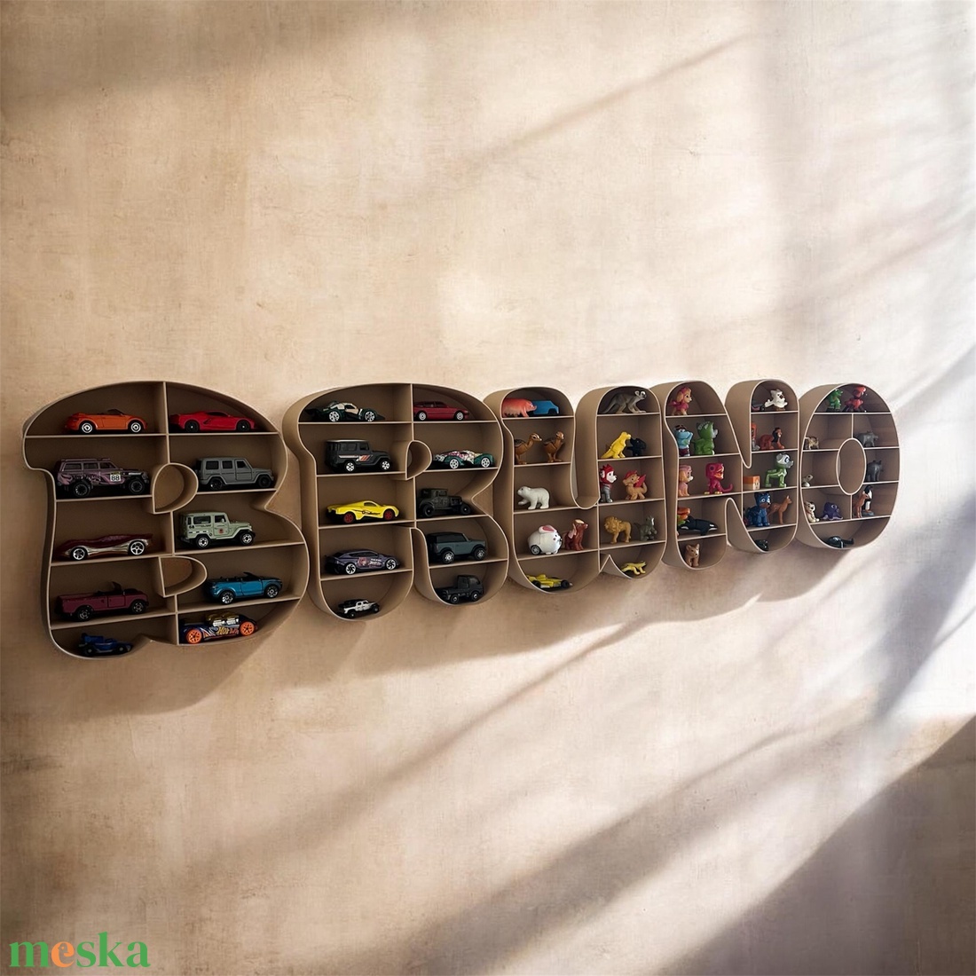 Fali játéktároló - Kinder, mini figura, Hot Wheels, Matchbox - baba - mama - babaszobabútor - játéktároló - Meska.hu