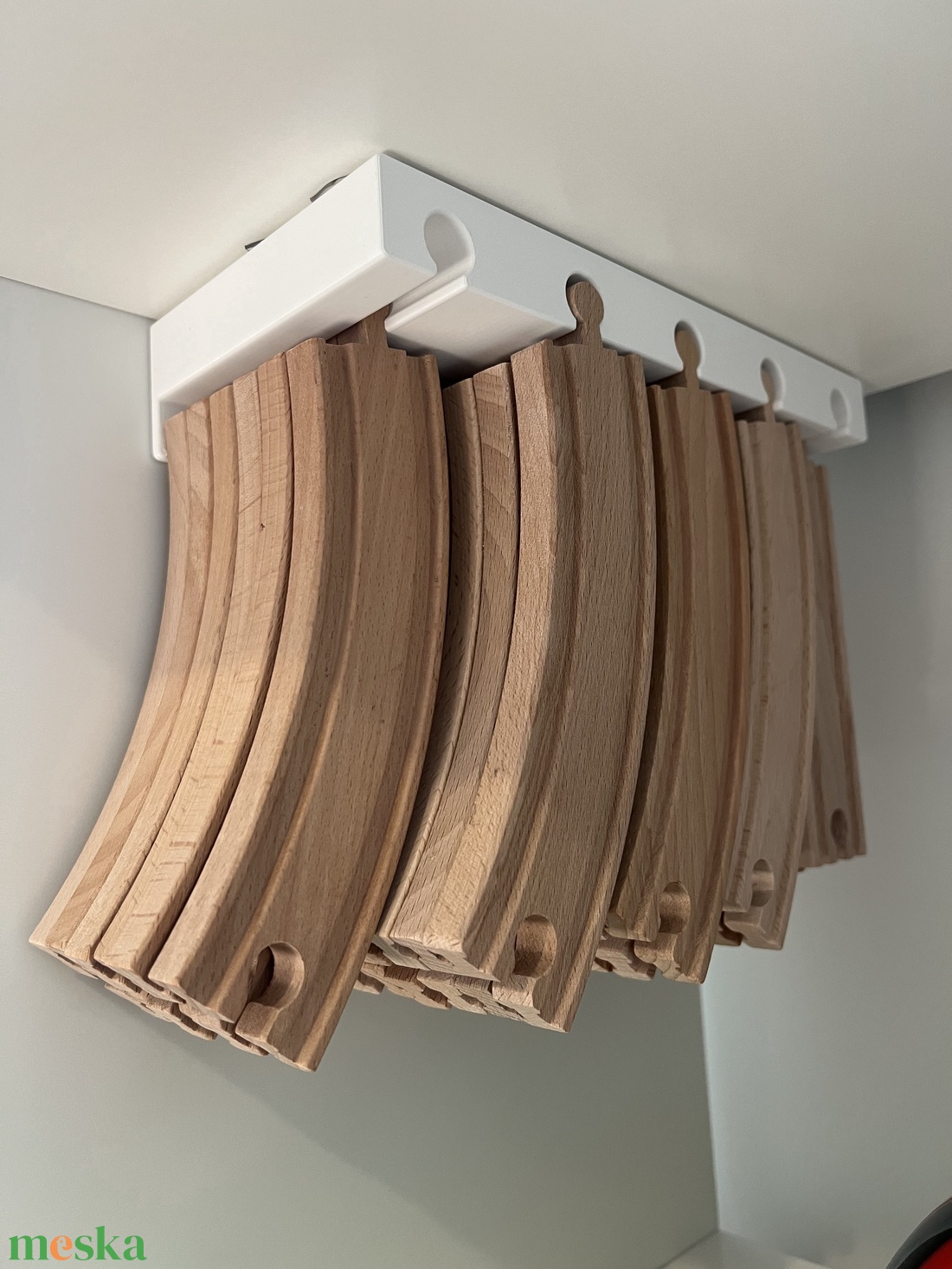 Favonat sínpálya tartó BRIO / IKEA játékvasúthoz - baba - mama - babaszobabútor - játéktároló - Meska.hu