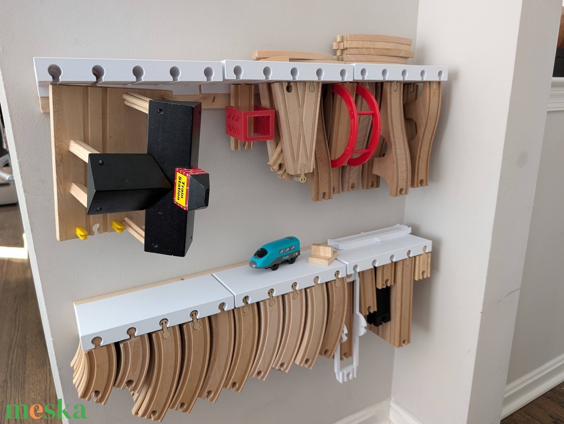 Favonat sínpálya tartó BRIO / IKEA játékvasúthoz - baba - mama - babaszobabútor - játéktároló - Meska.hu