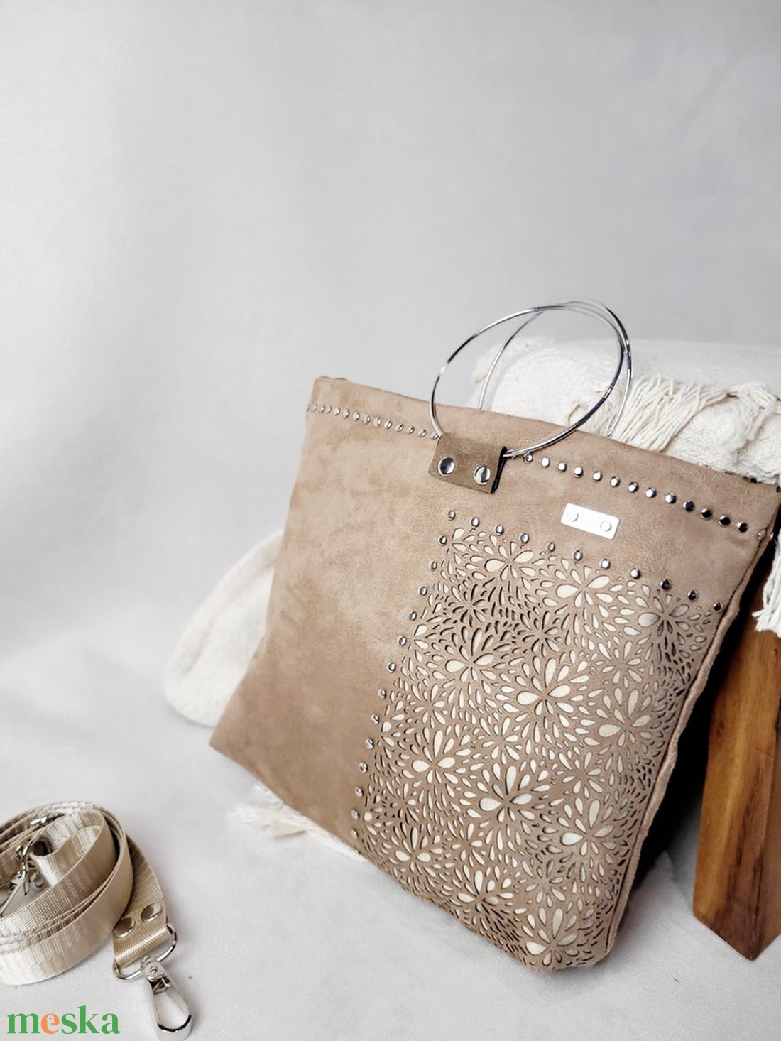 Floralbag Moxie Bloom őzbarna - esküvő - kiegészítők - táska - Meska.hu