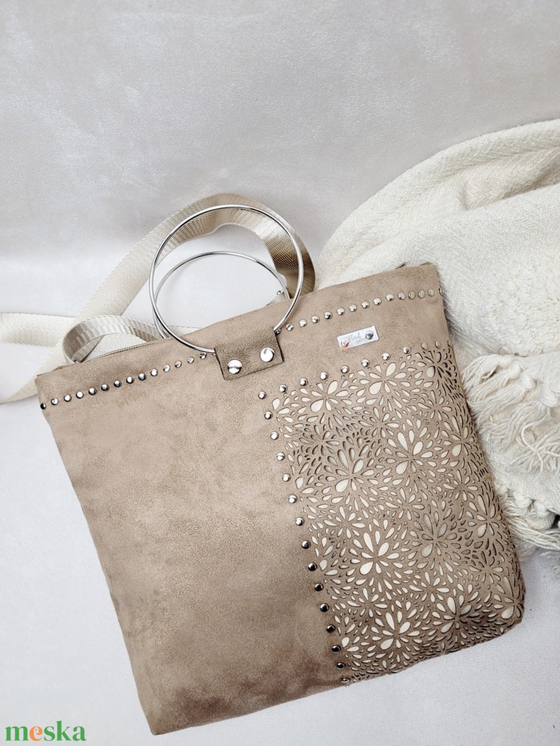 Floralbag Moxie Bloom őzbarna - esküvő - kiegészítők - táska - Meska.hu